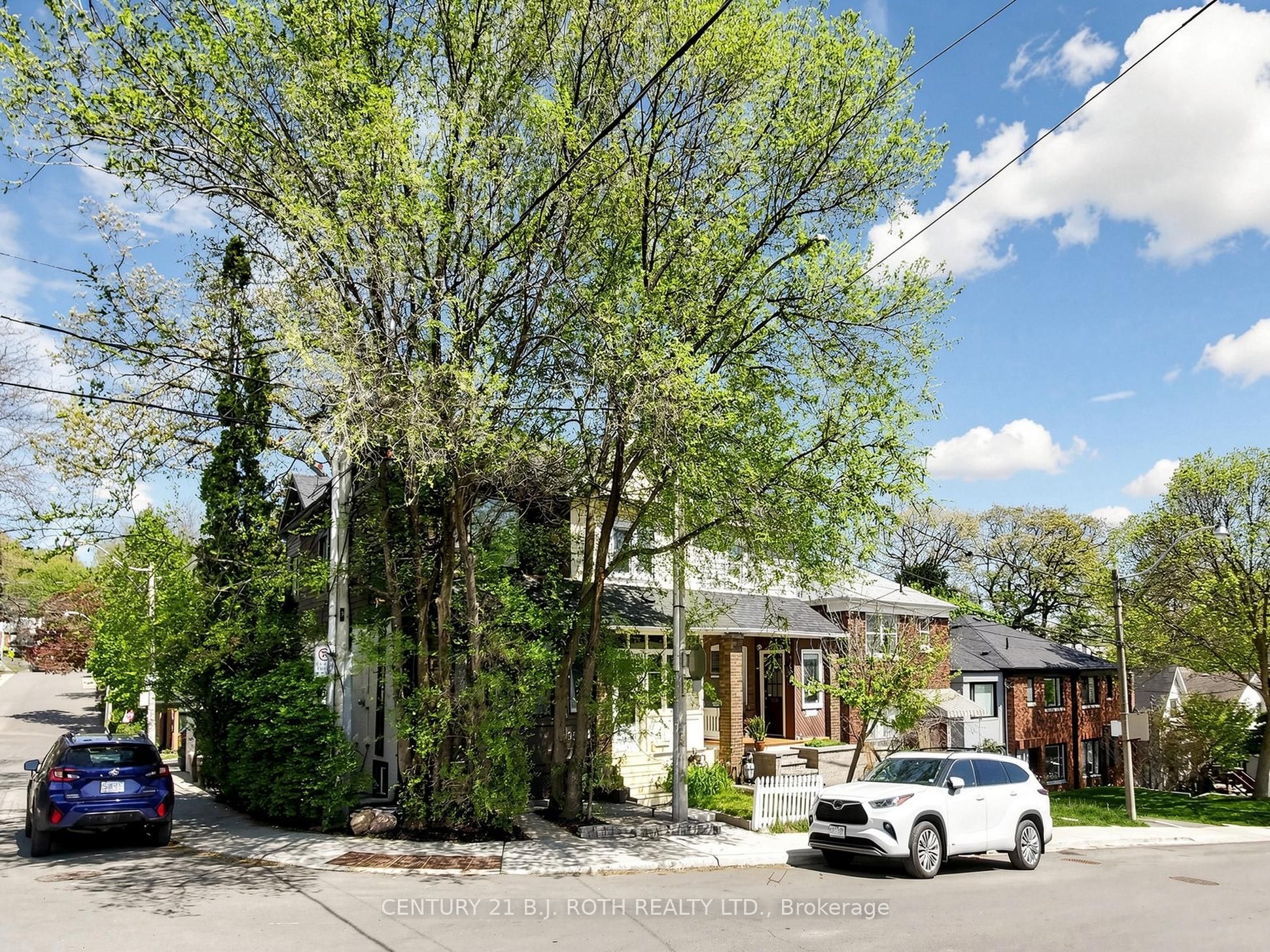 195 Wheeler Avenue, Toronto, ON M4L 3V5