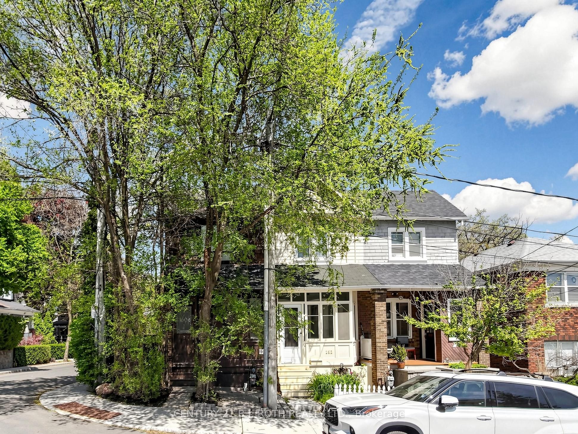 195 Wheeler Avenue, Toronto, ON M4L 3V5 photo 2