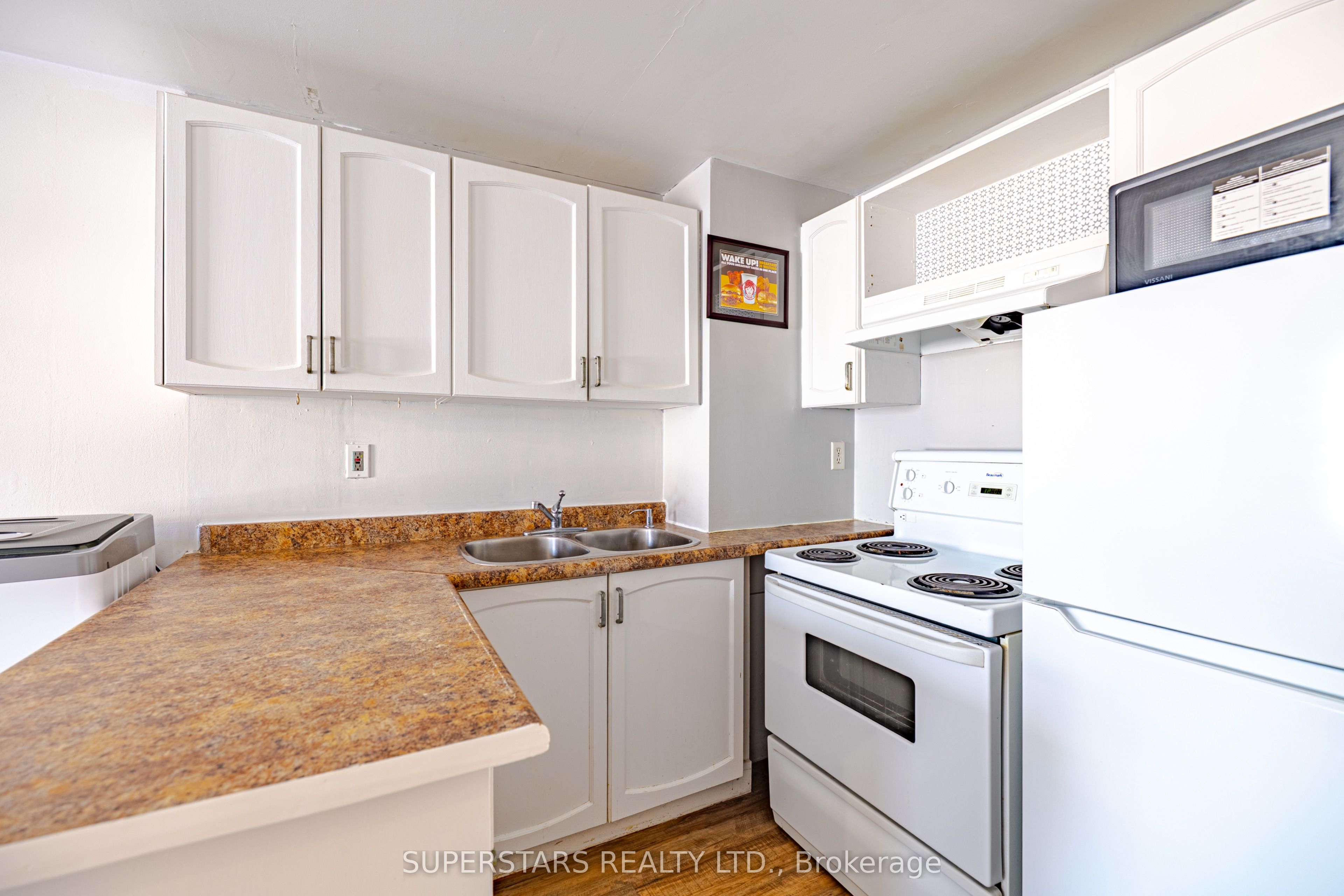 165 1/2 Olive Avenue, Oshawa, ON L1H 2P1 photo 5