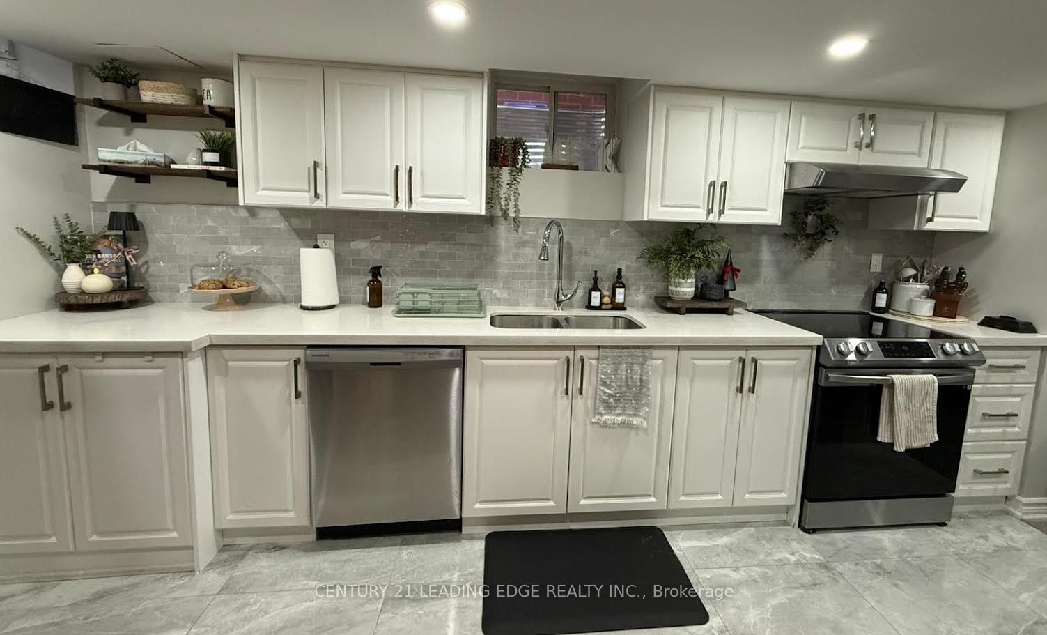 32 Westfield Drive E, Whitby, ON L1P 1Y5 photo 3