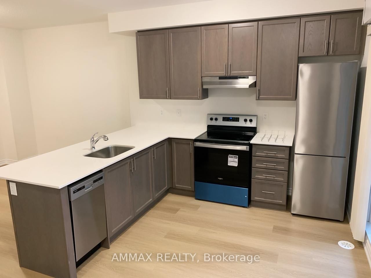 490 Beresford Path 8, Oshawa, ON L1H 0B2 photo 4