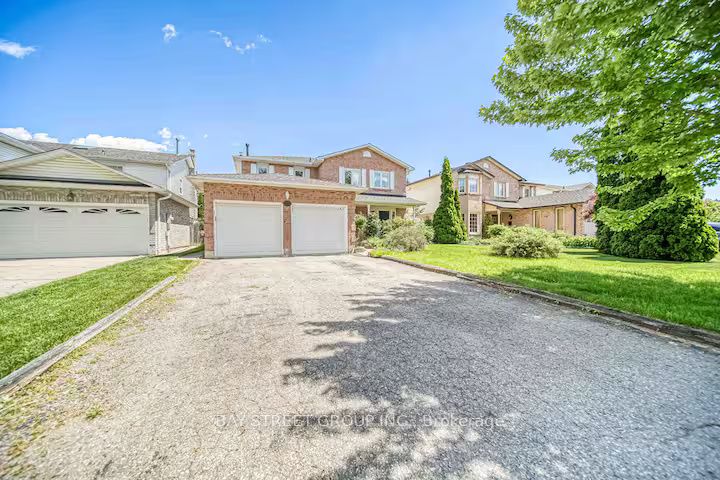 27 Gladiola Court Main and 2nd floor, Whitby, ON L1R 1N8 photo 2