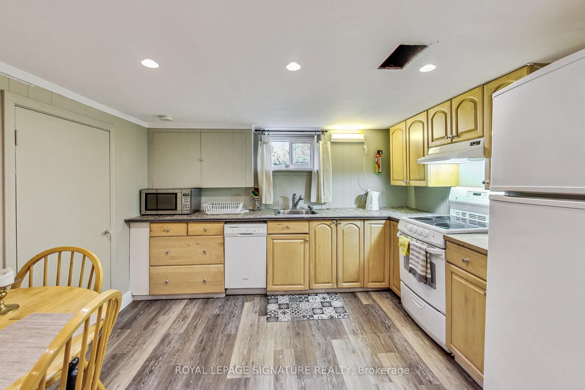 1 Milne Avenue, Toronto, ON M1L 1J7 photo 4