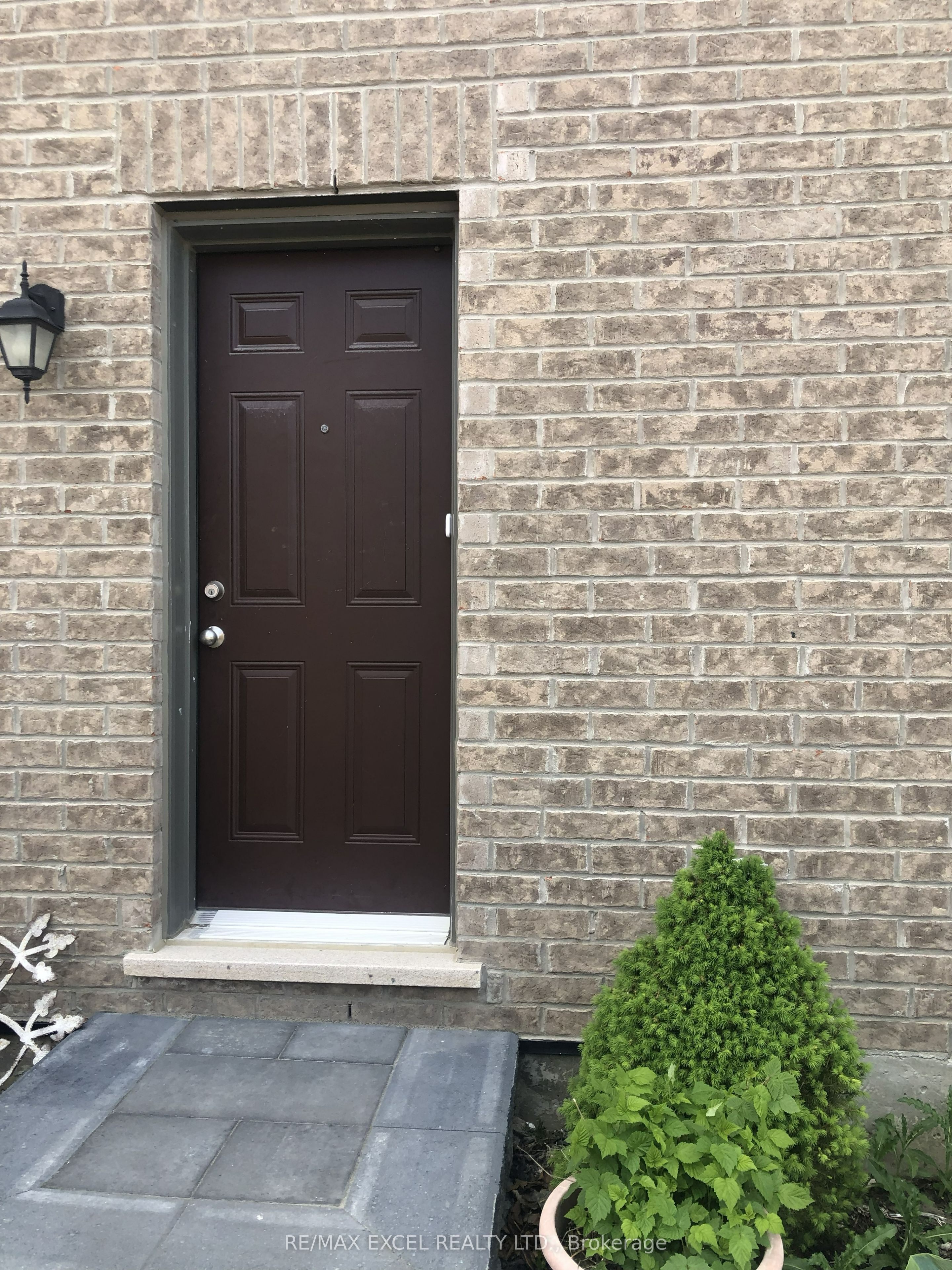 13 Kilmarnock Crescent Bsmt # 1, Whitby, ON L1P 0E8 photo 3
