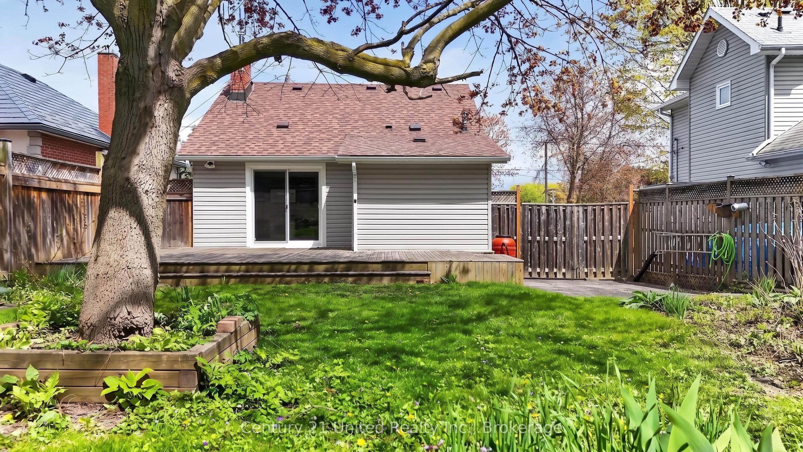 810 Byron Street S, Whitby, ON L1N 4R8 photo 4