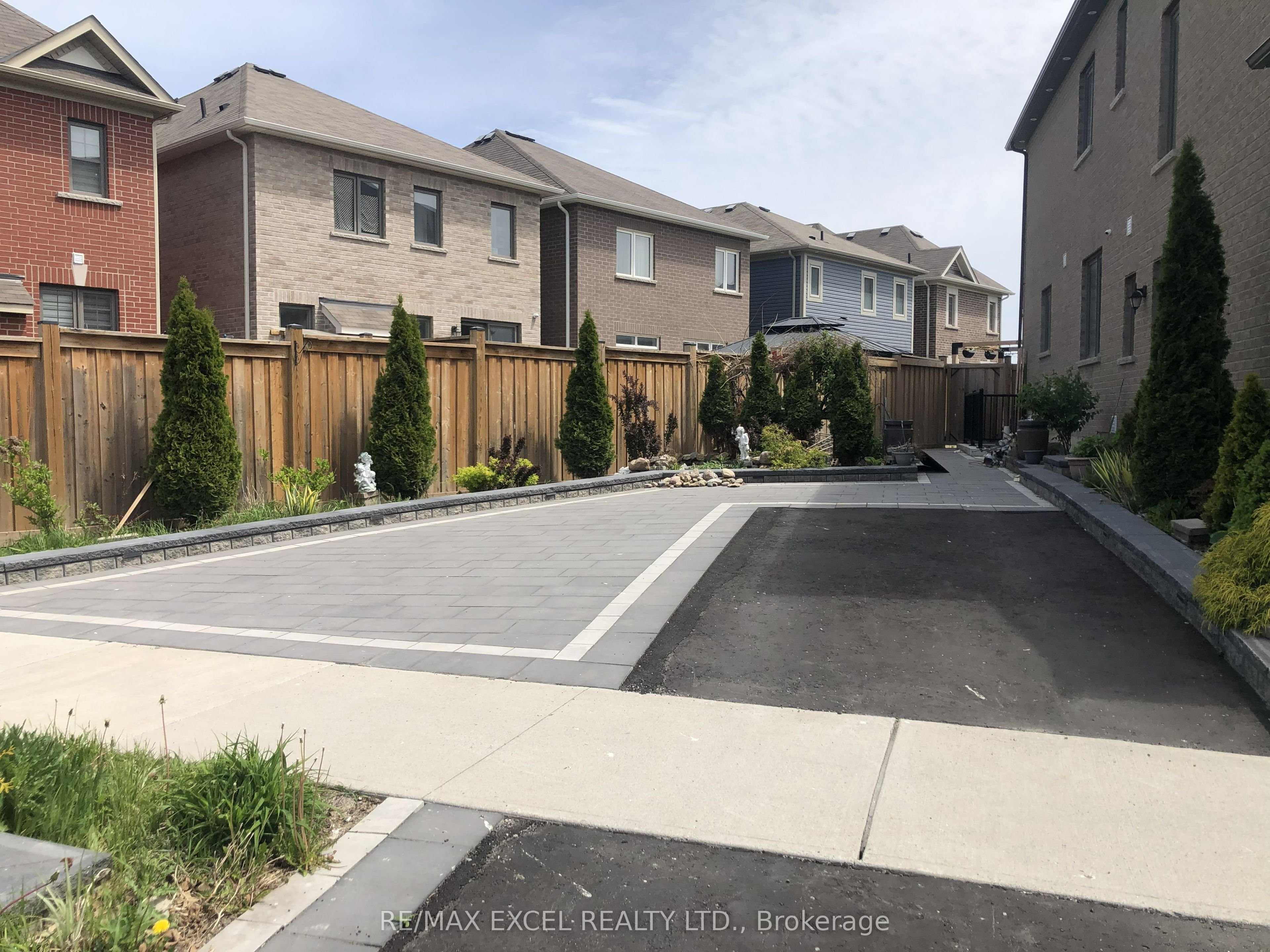 13 Kilmarnock Crescent Bsmt # 2, Whitby, ON L1P 0E8 photo 2