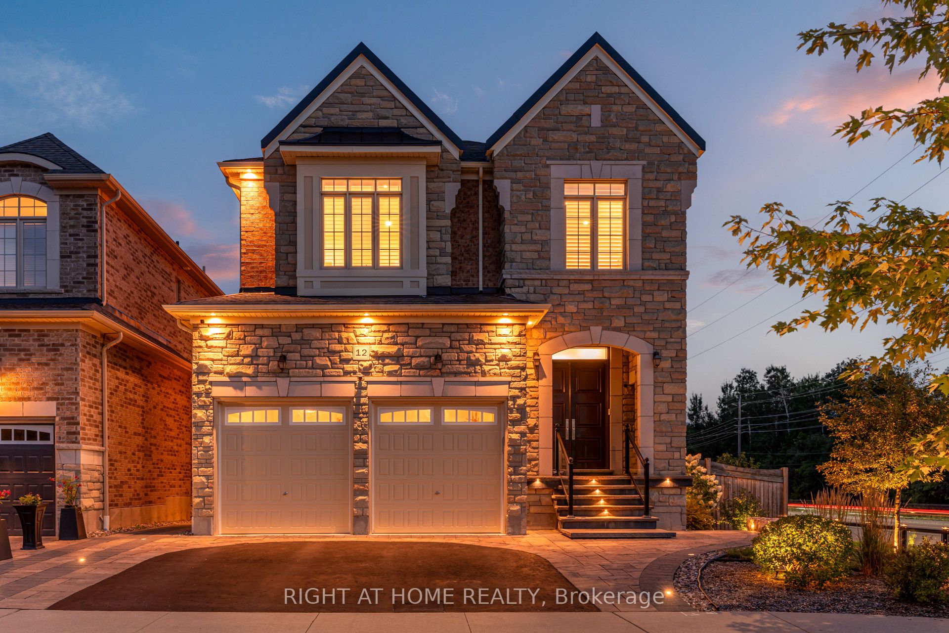 12 Labriola Court, Whitby, ON L1R 0N1
