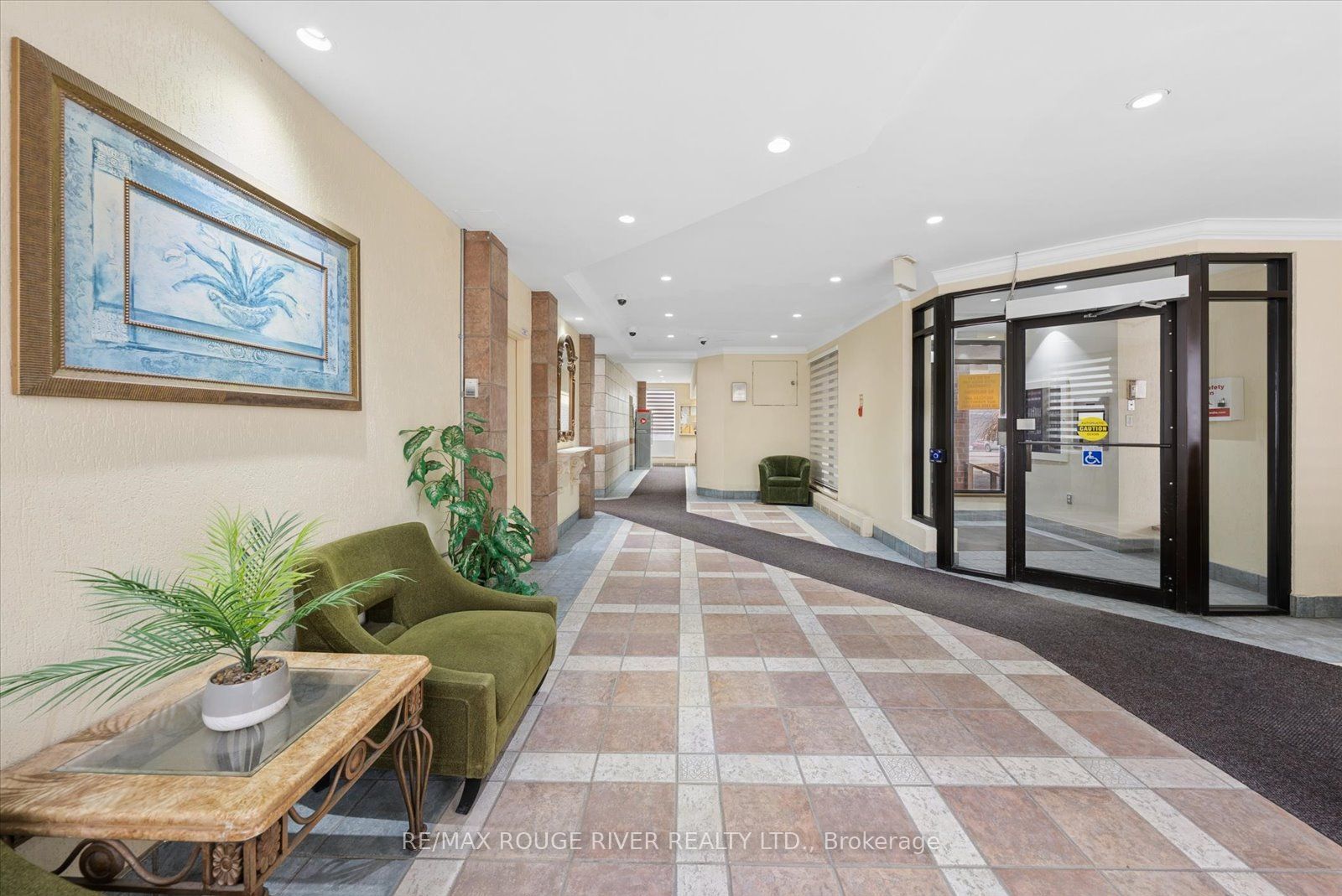 90 Ling Road 907, Toronto, ON M1E 4Y3 photo 5