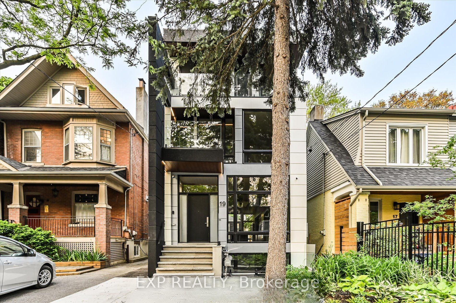 19 Devon Road Lower, Toronto, ON M4E 2J7