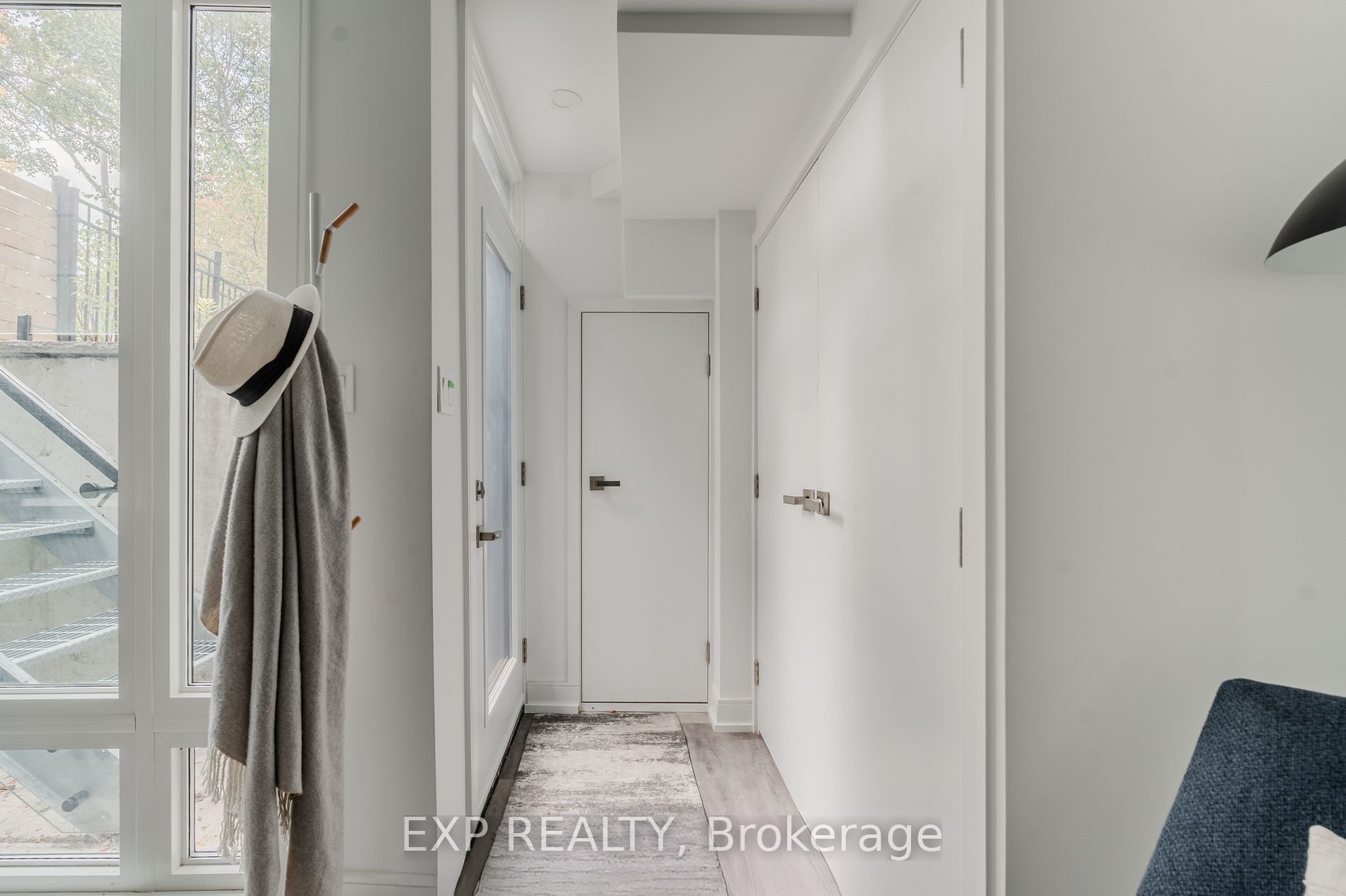 19 Devon Road Lower, Toronto, ON M4E 2J7 photo 3