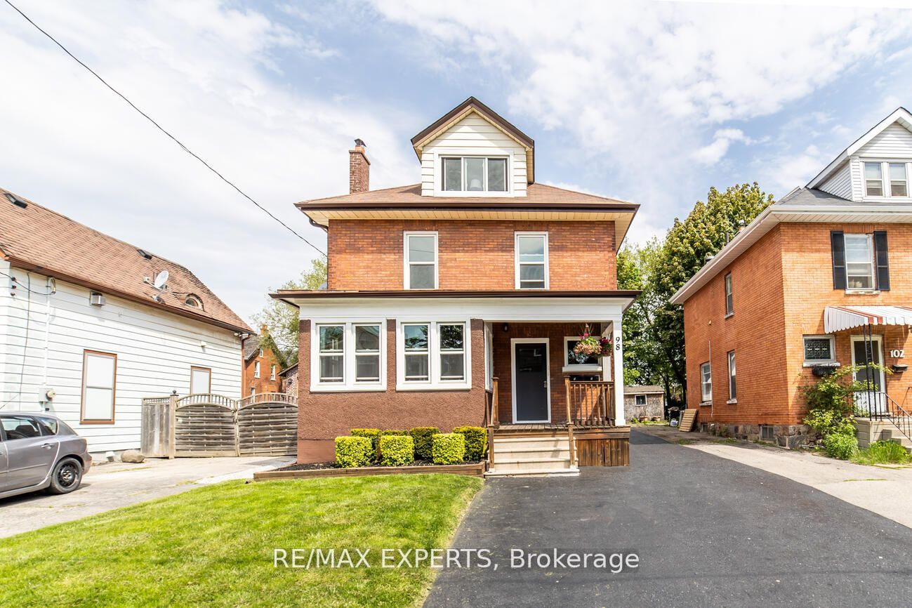 98 Elgin Street E 1, Oshawa, ON L1G 1T3 photo 2