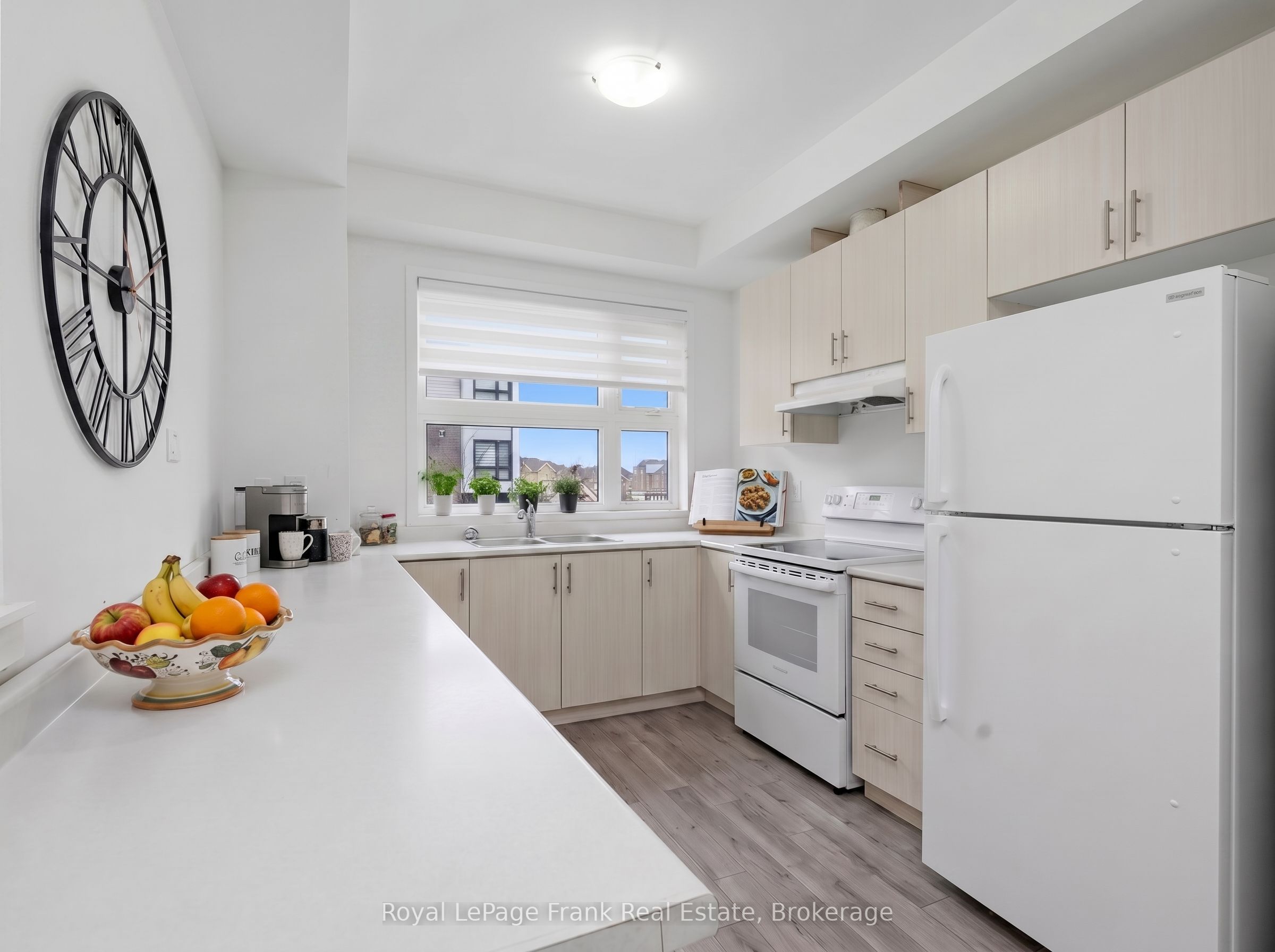 36 Bateson Street, Ajax, ON L1S 7M3 photo 2
