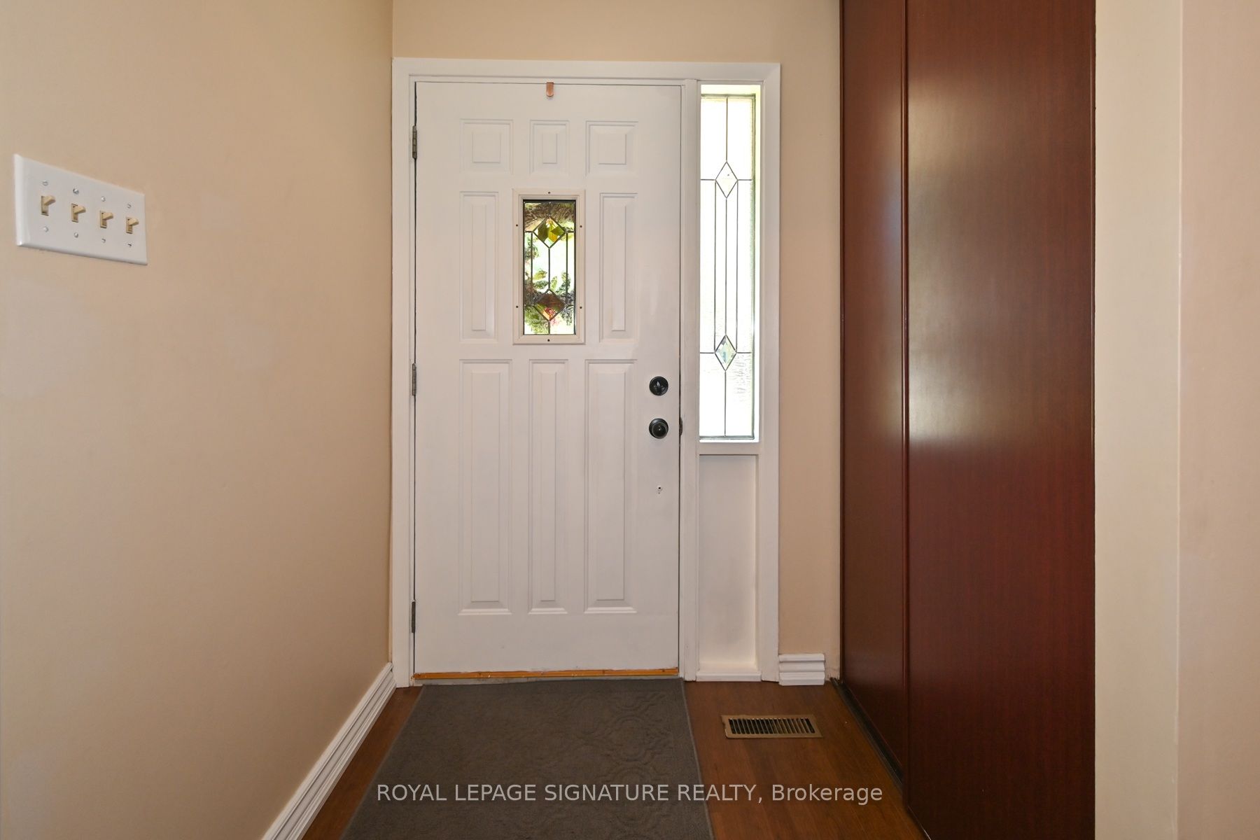 830 Greenbriar Drive, Oshawa, ON L1G 7J6 photo 3