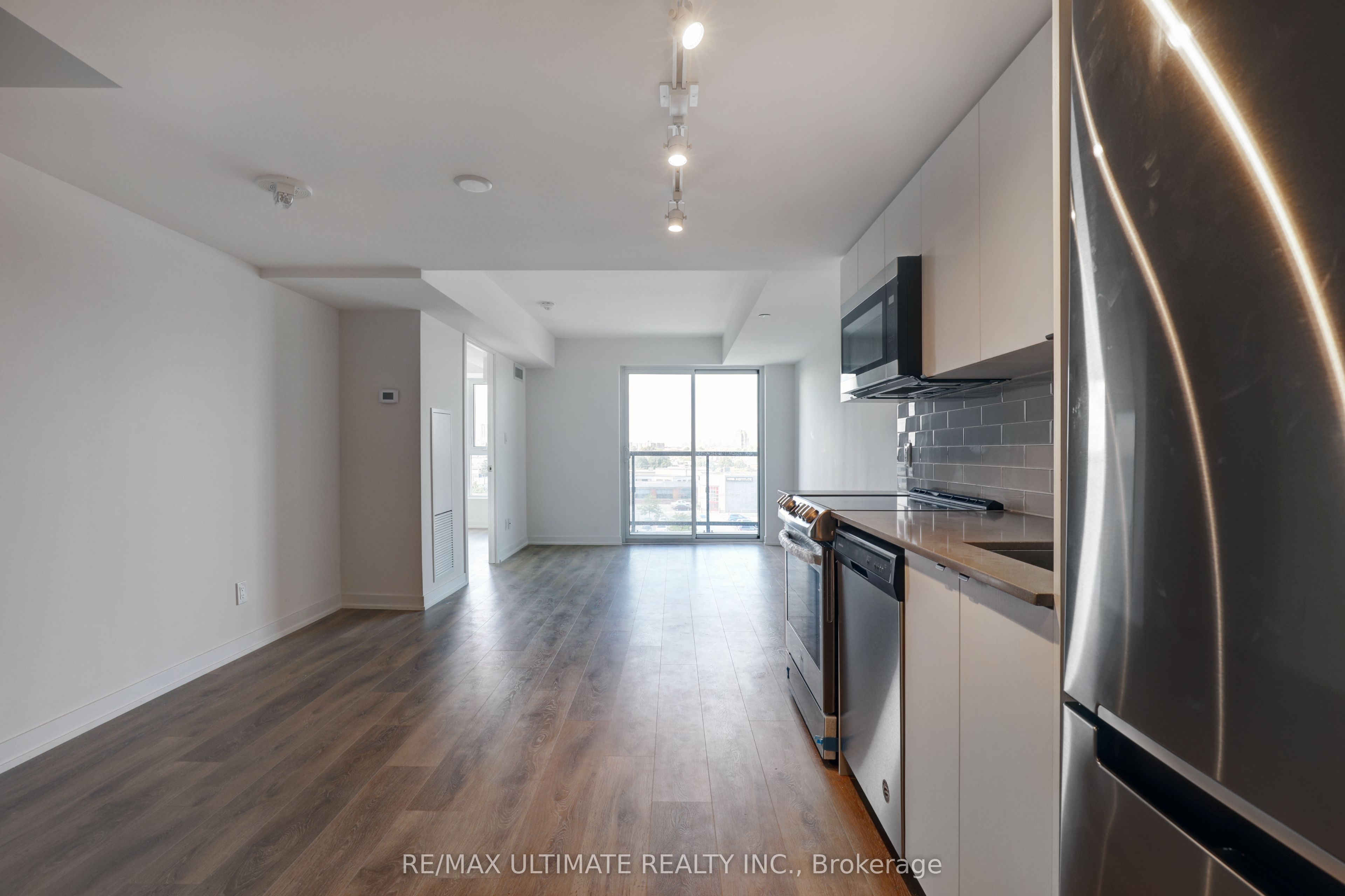 1401 O'Connor Drive 513, Toronto, ON M4B 2V5 photo 5