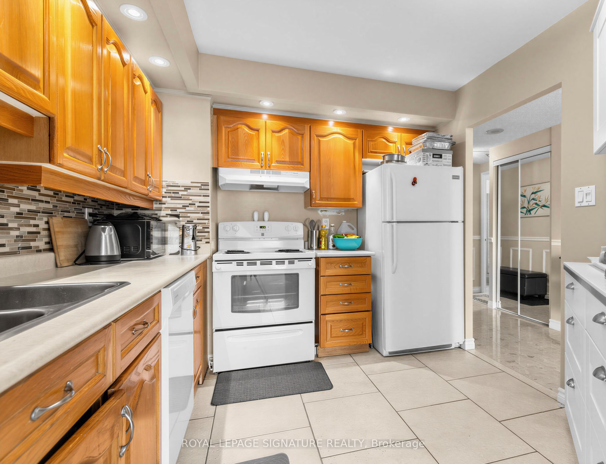 10 Guildwood Parkway 329A, Toronto, ON M1E 5B5 photo 3