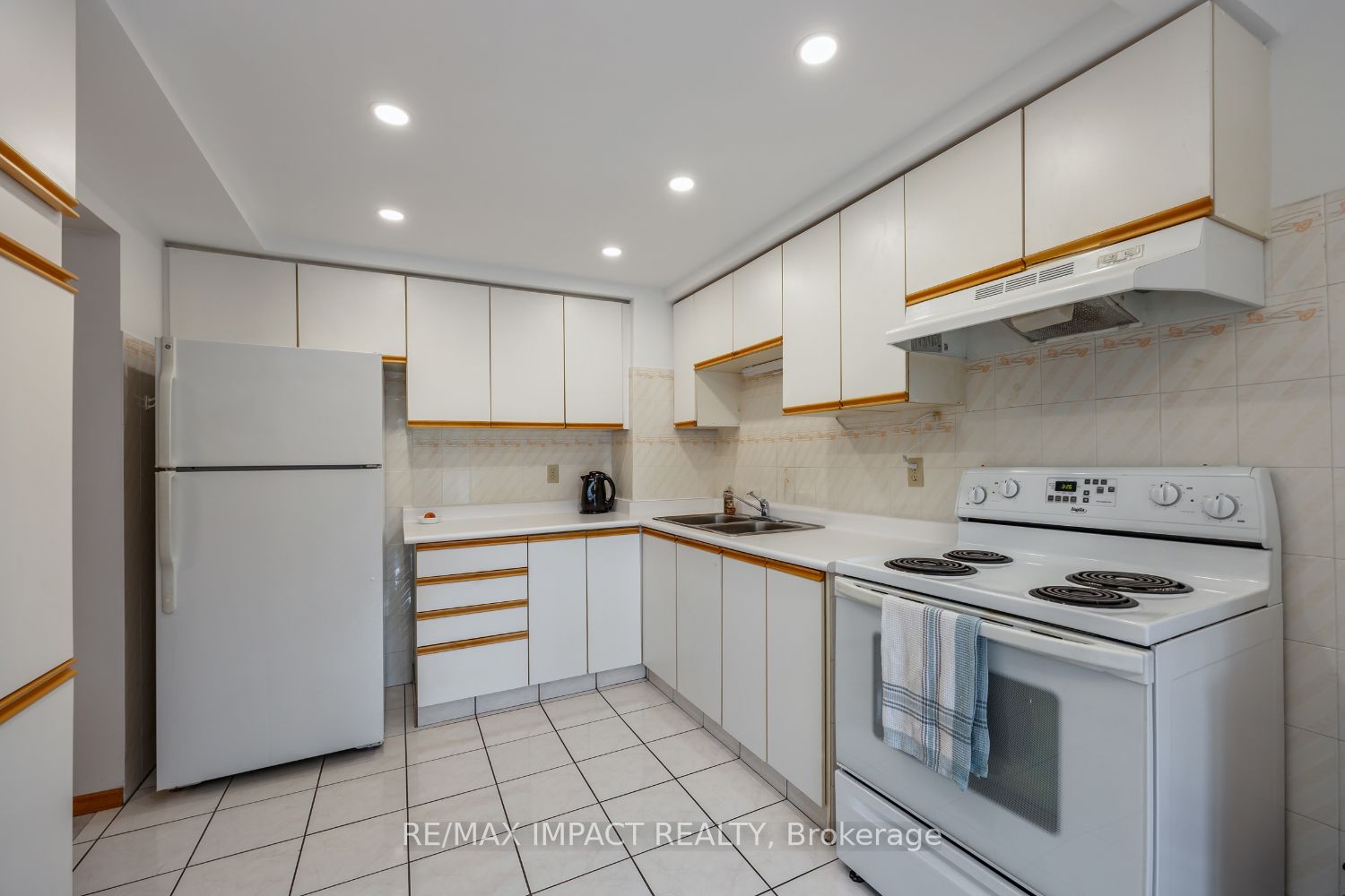 820 Bennett Crescent, Oshawa, ON L1K 1V4 photo 5
