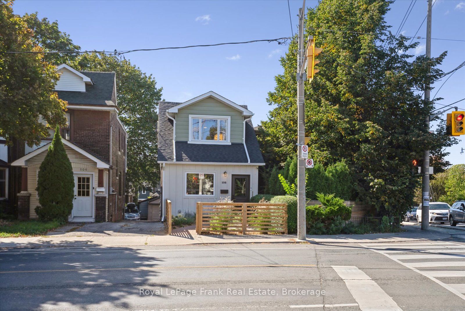 108 Greenwood Avenue, Toronto, ON M4L 2P6 photo 2