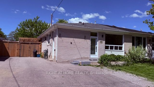 306 Rosedale Drive, Whitby, ON L1N 1Z3 photo 2