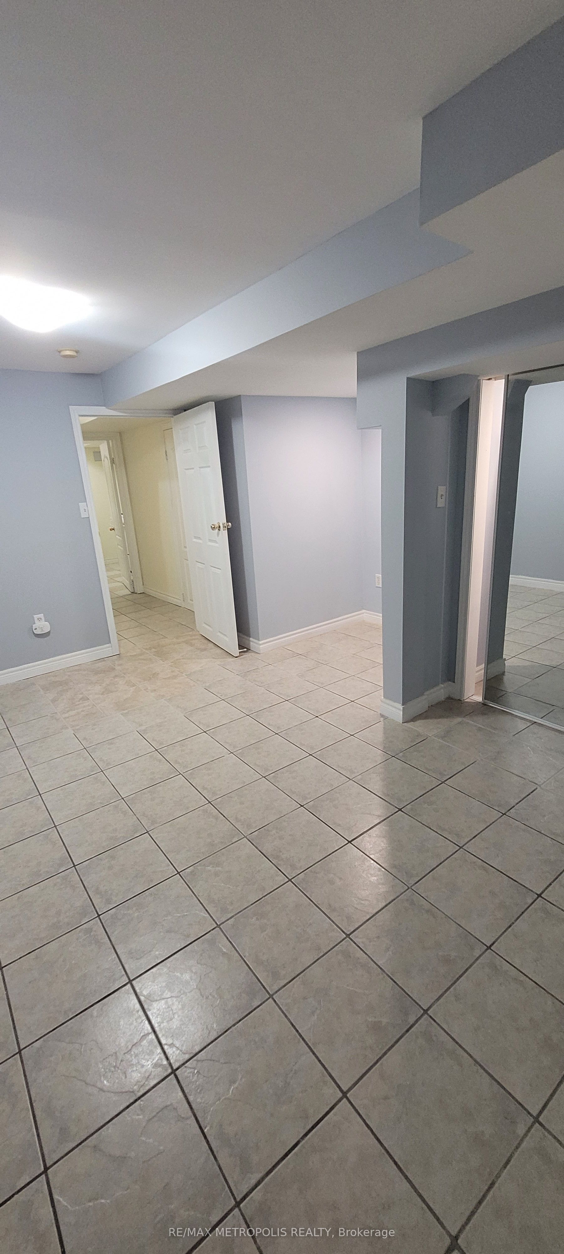 16B Gower Street BSMT, Toronto, ON M4B 3P5 photo 3