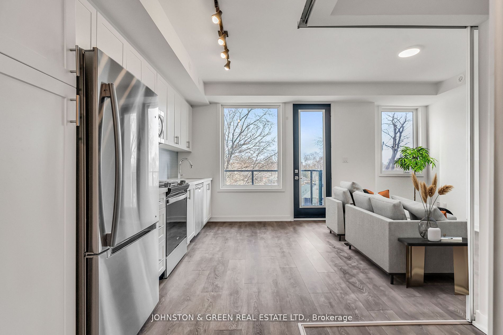 1475 O'Connor Drive 12, Toronto, ON M4B 2V5 photo 2