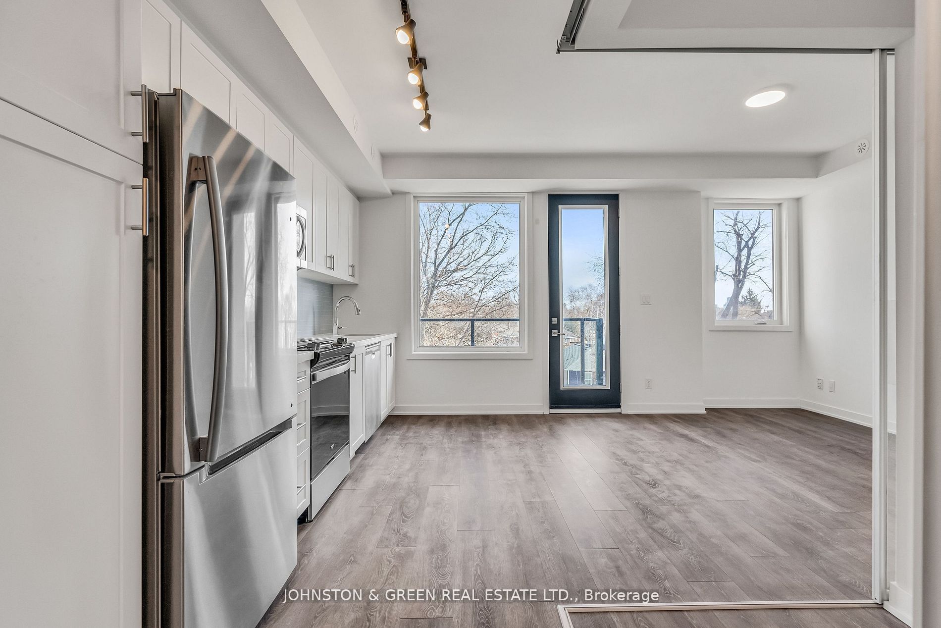 1475 O'Connor Drive 12, Toronto, ON M4B 2V5 photo 3