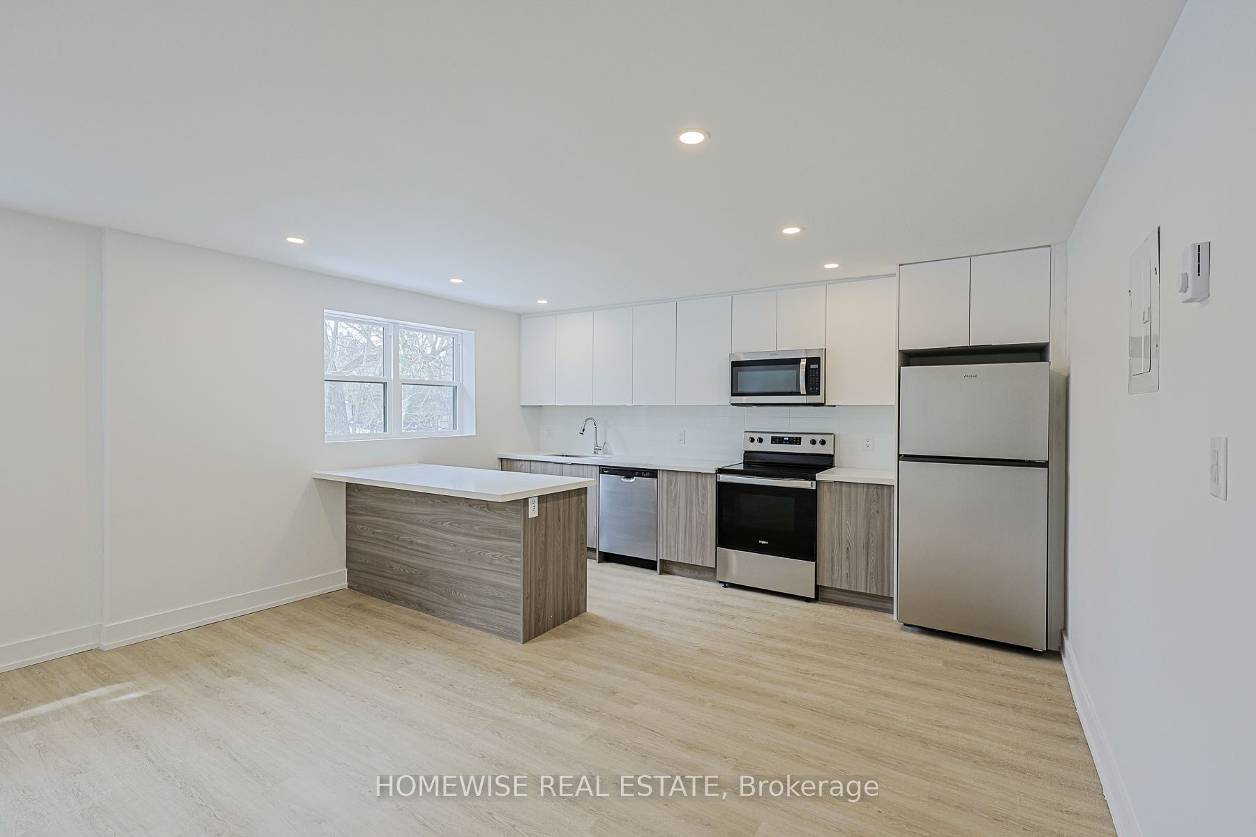 100 Liberty Street N 10B, Clarington, ON L1C 2M1 photo 4