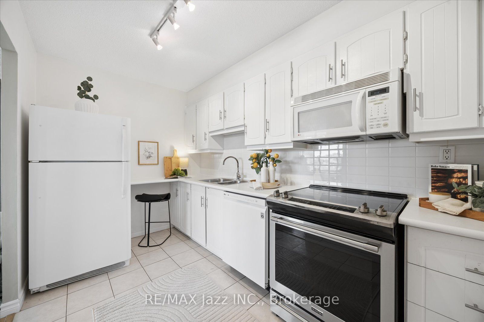 55 William Street E 511, Oshawa, ON L1G 7C9 photo 3