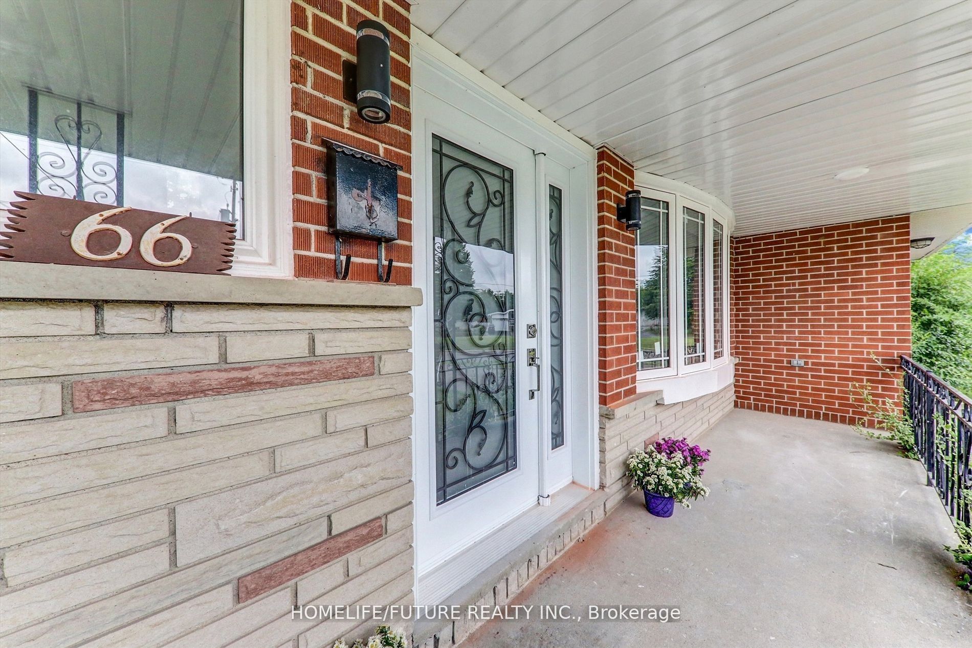 66 Valdez Court Main, Oshawa, ON L1J 5W9 photo 5