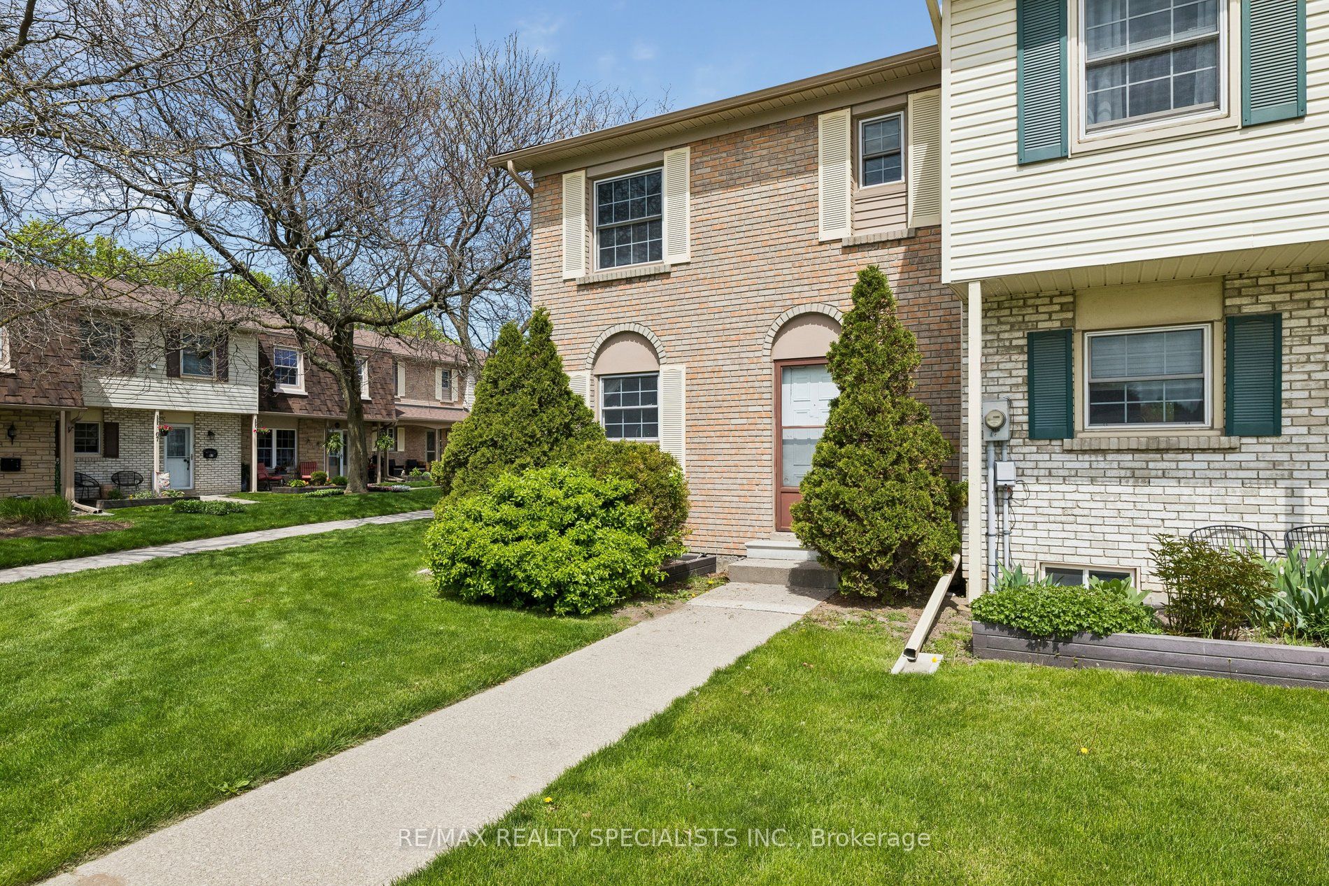 580 Eyer Drive 72, Pickering, ON L1W 3B7 photo 2