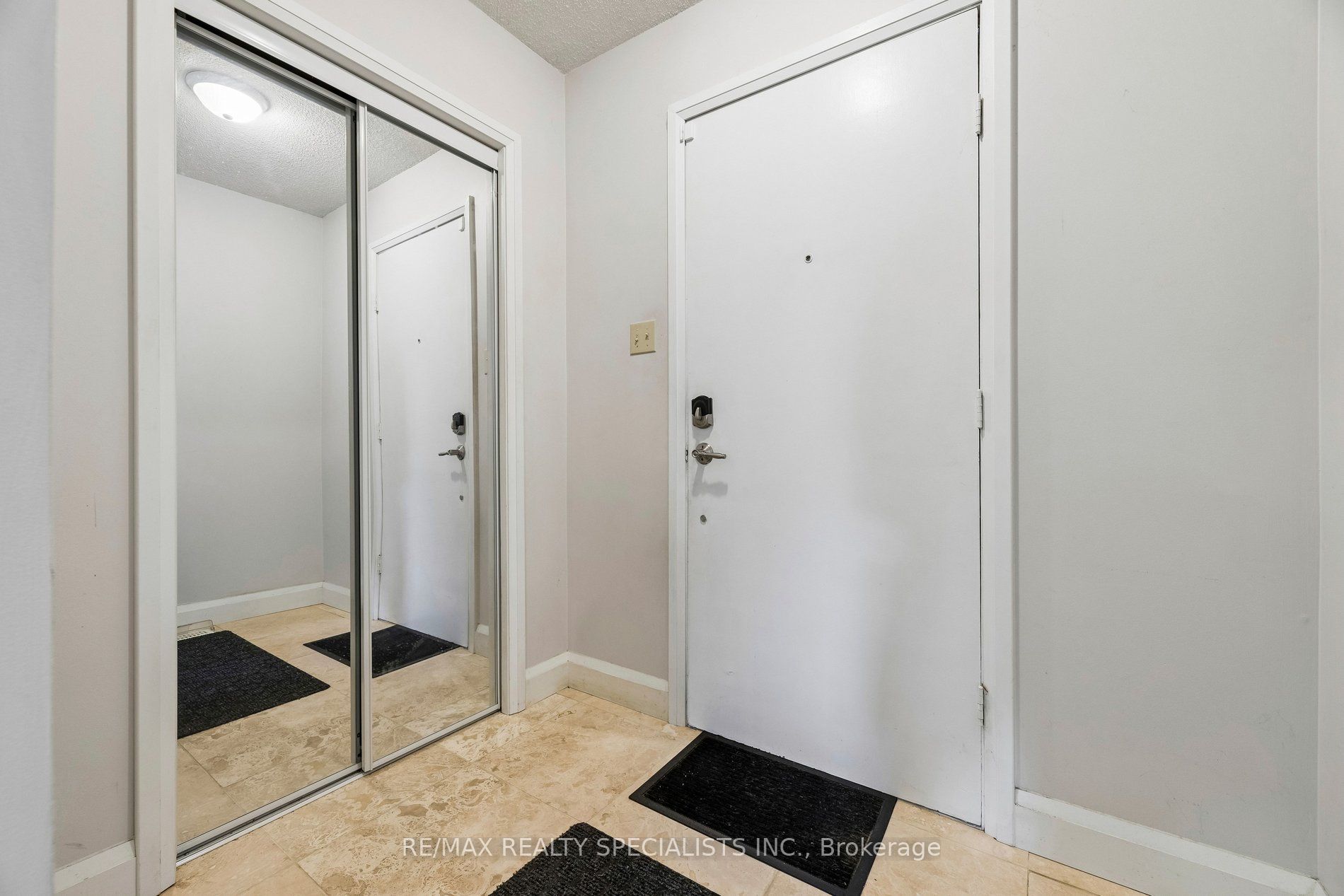580 Eyer Drive 72, Pickering, ON L1W 3B7 photo 4