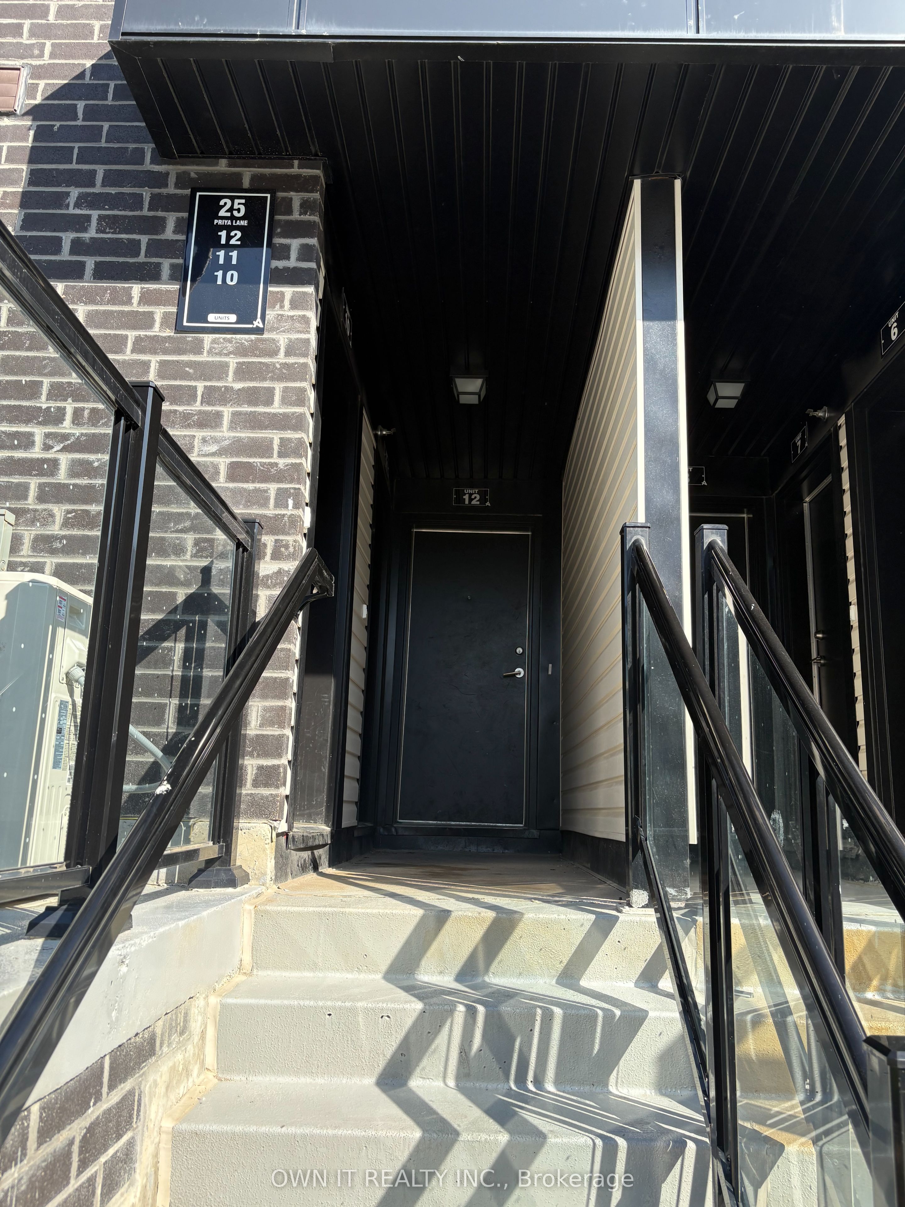 25 Priya Lane 12, Toronto, ON M1B 0E8
