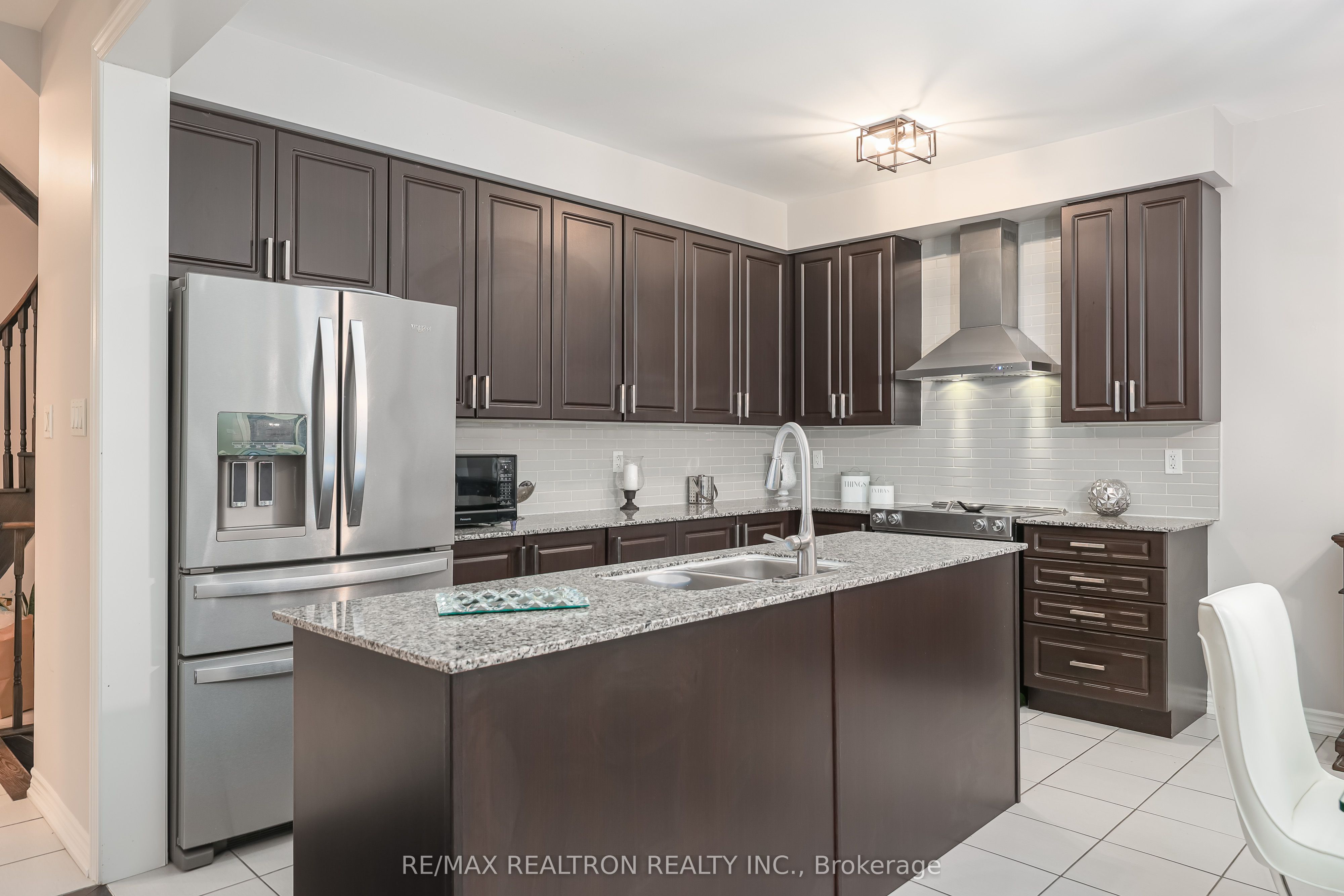 30 Terry Crescent, Clarington, ON L1C 0W4 photo 3