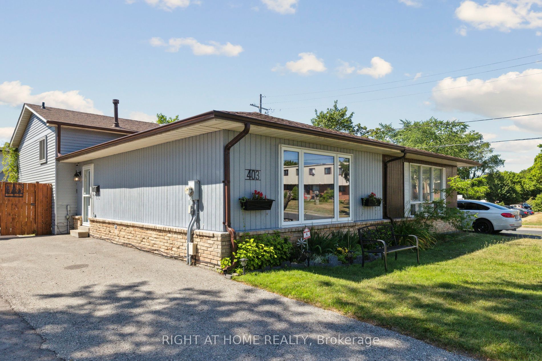 403 Chandos Court, Oshawa, ON L1J 6R1 photo 2