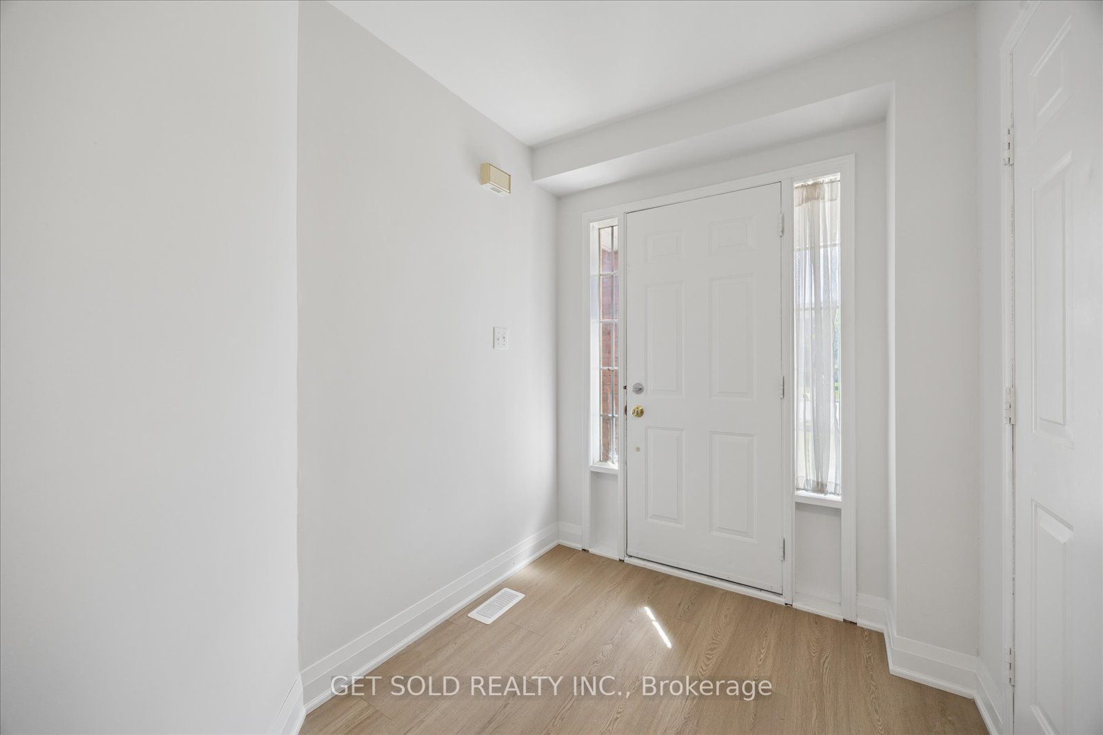10 Howes Street, Ajax, ON L1T 3V6 photo 4