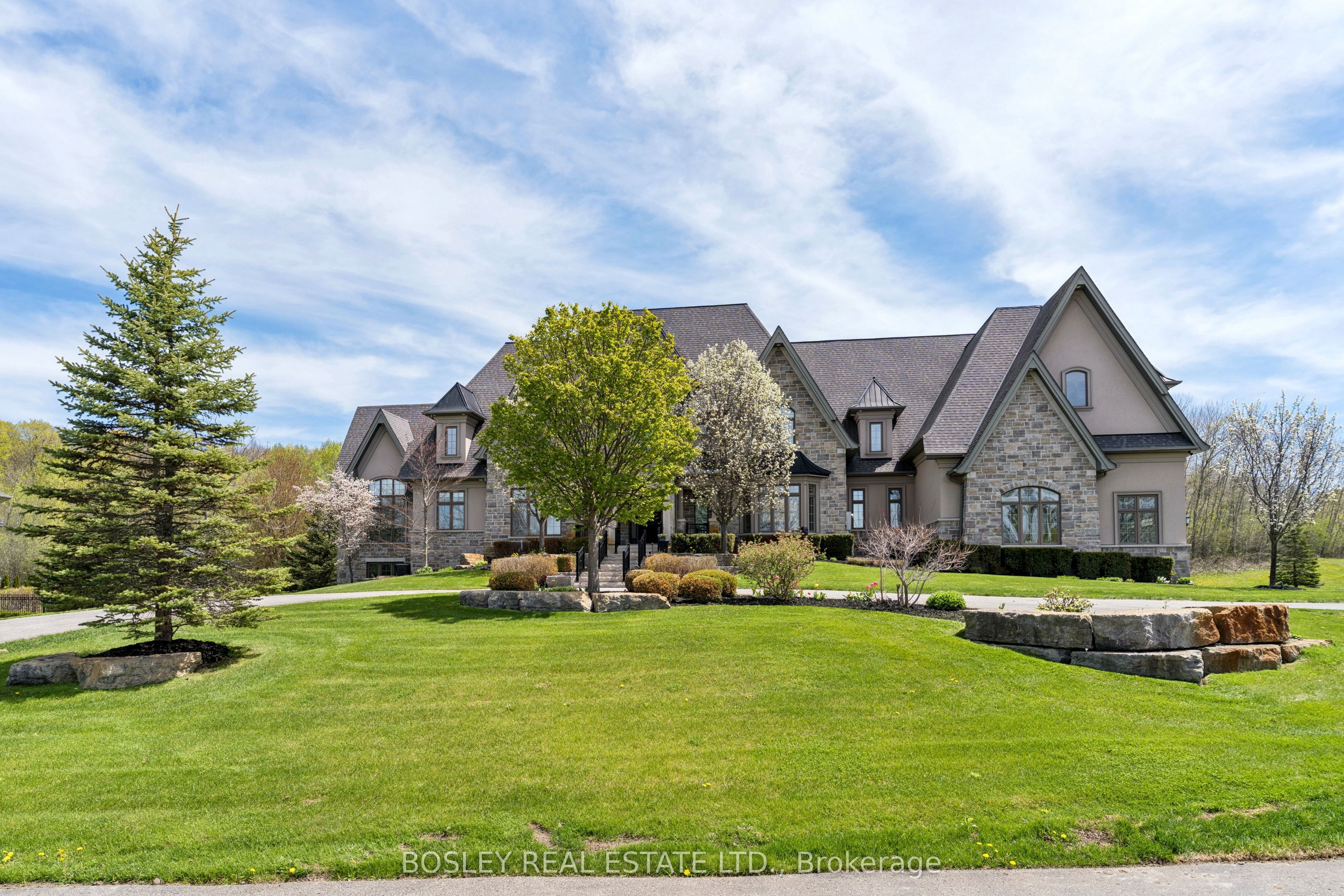 3325 Hollywood Court, Pickering, ON L1X 0A3 photo 2
