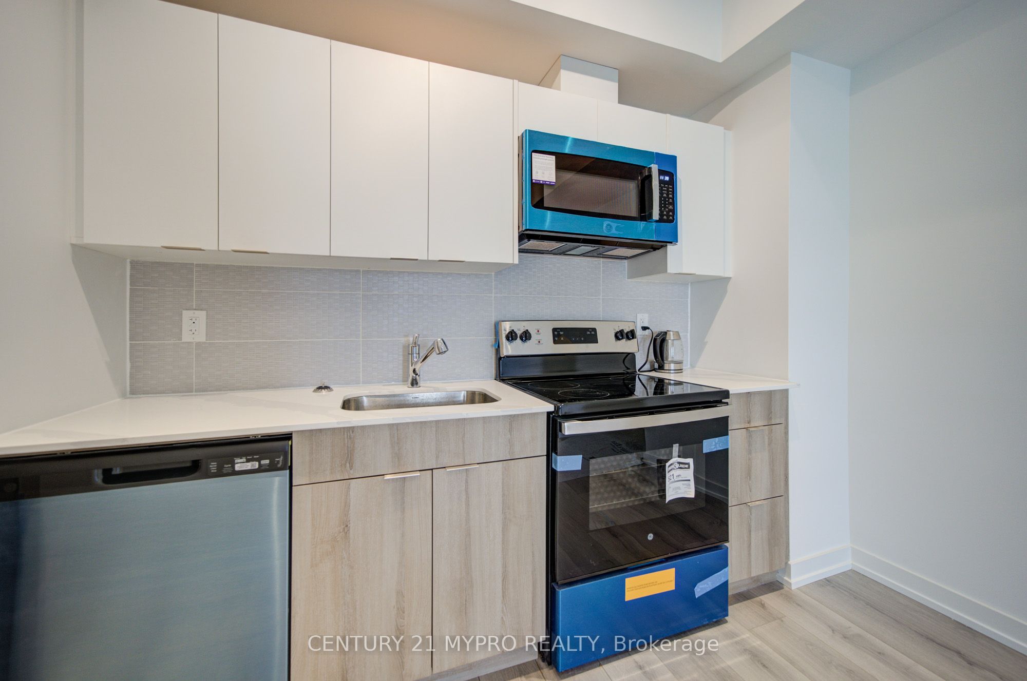 3069 Pharmacy Avenue 8, Toronto, ON M1W 2H1 photo 3