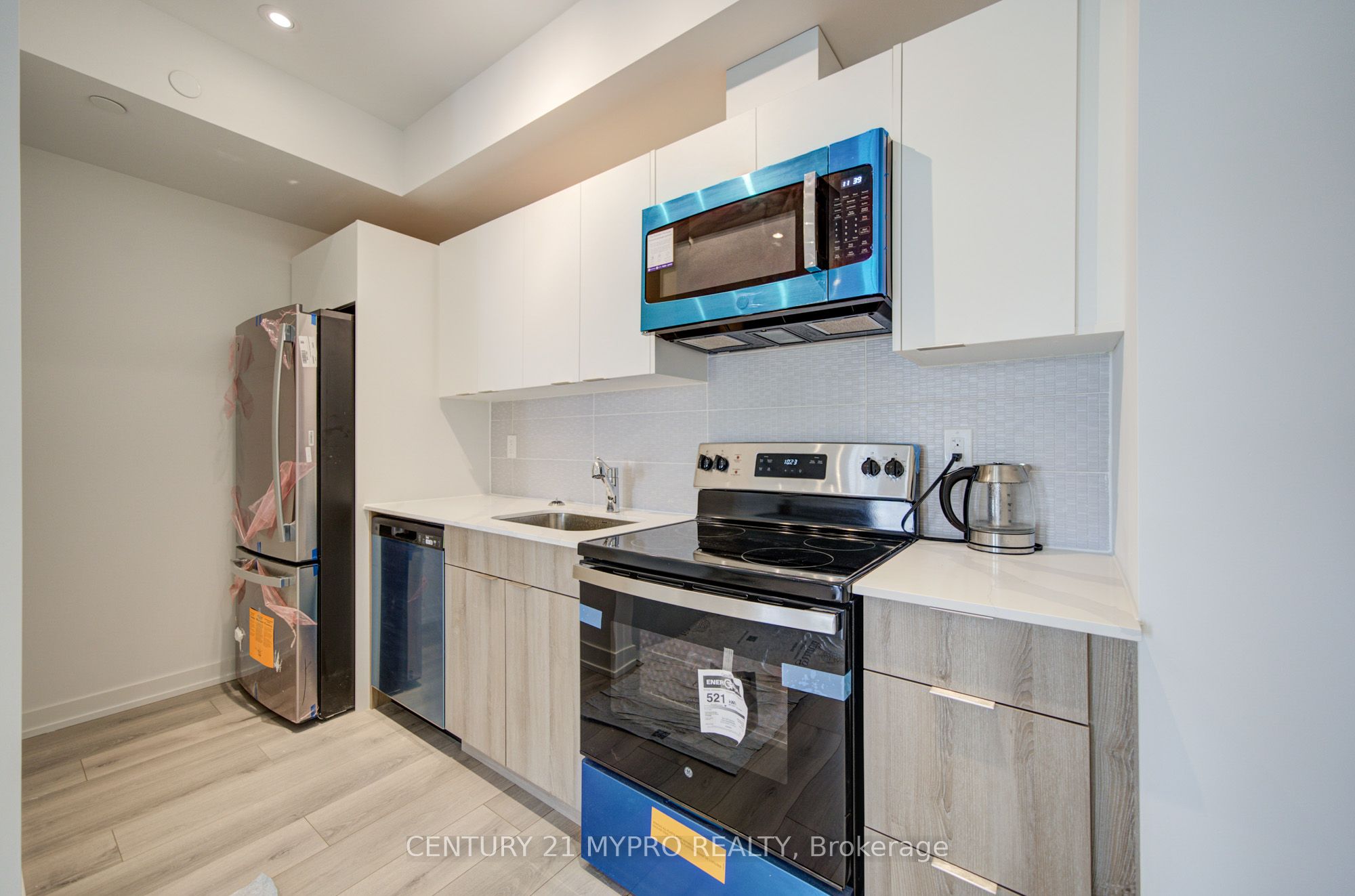 3069 Pharmacy Avenue 8, Toronto, ON M1W 2H1 photo 4