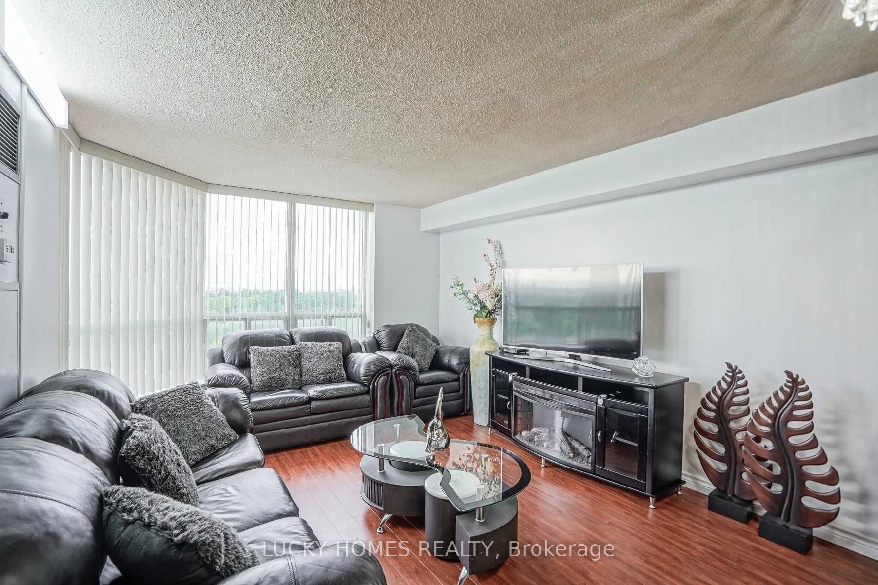 430 Mclevin Avenue 915, Toronto, ON M1B 5P1 photo 5