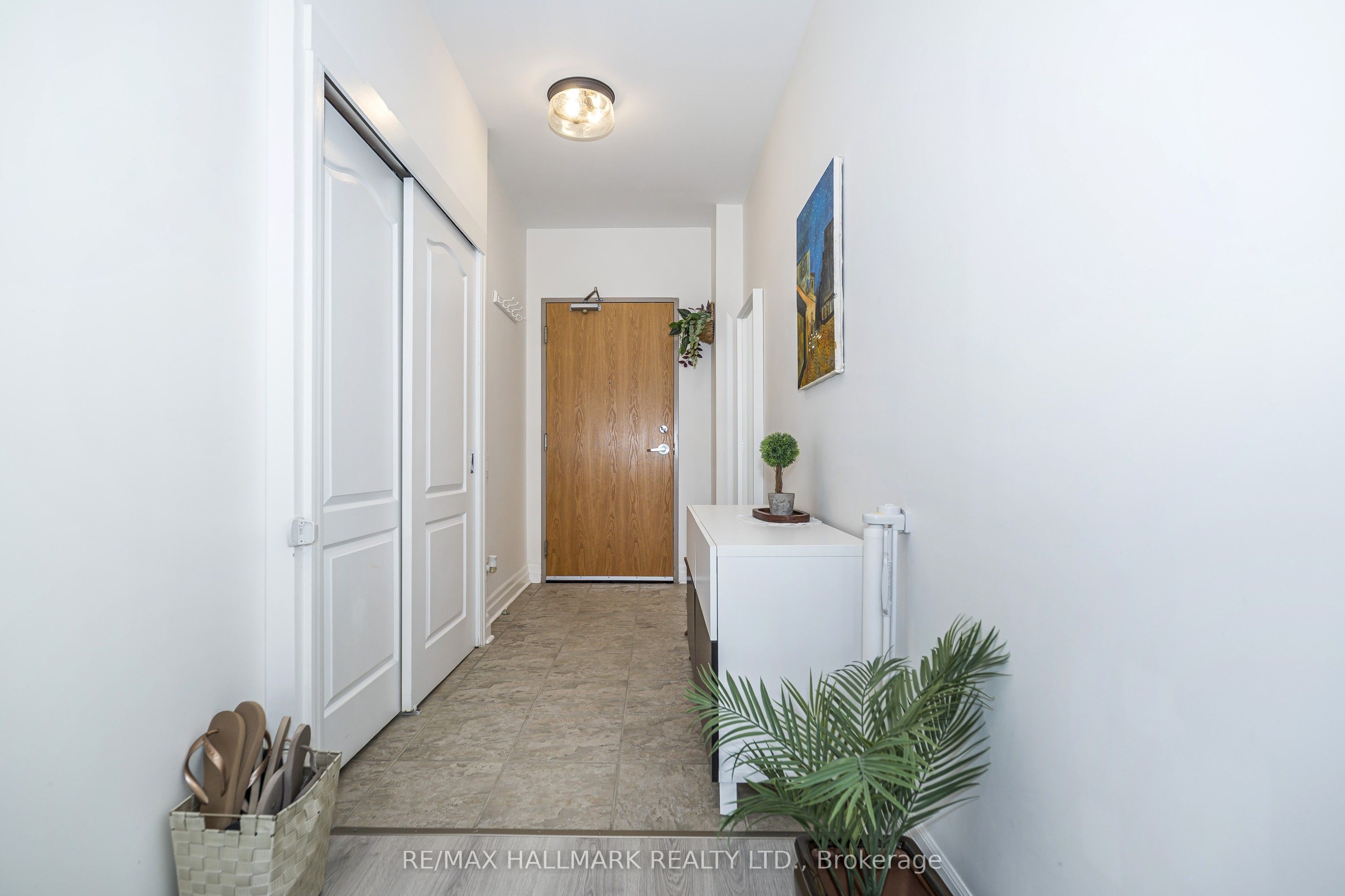 44 Bond Street W 514, Oshawa, ON L1G 6R2 photo 3