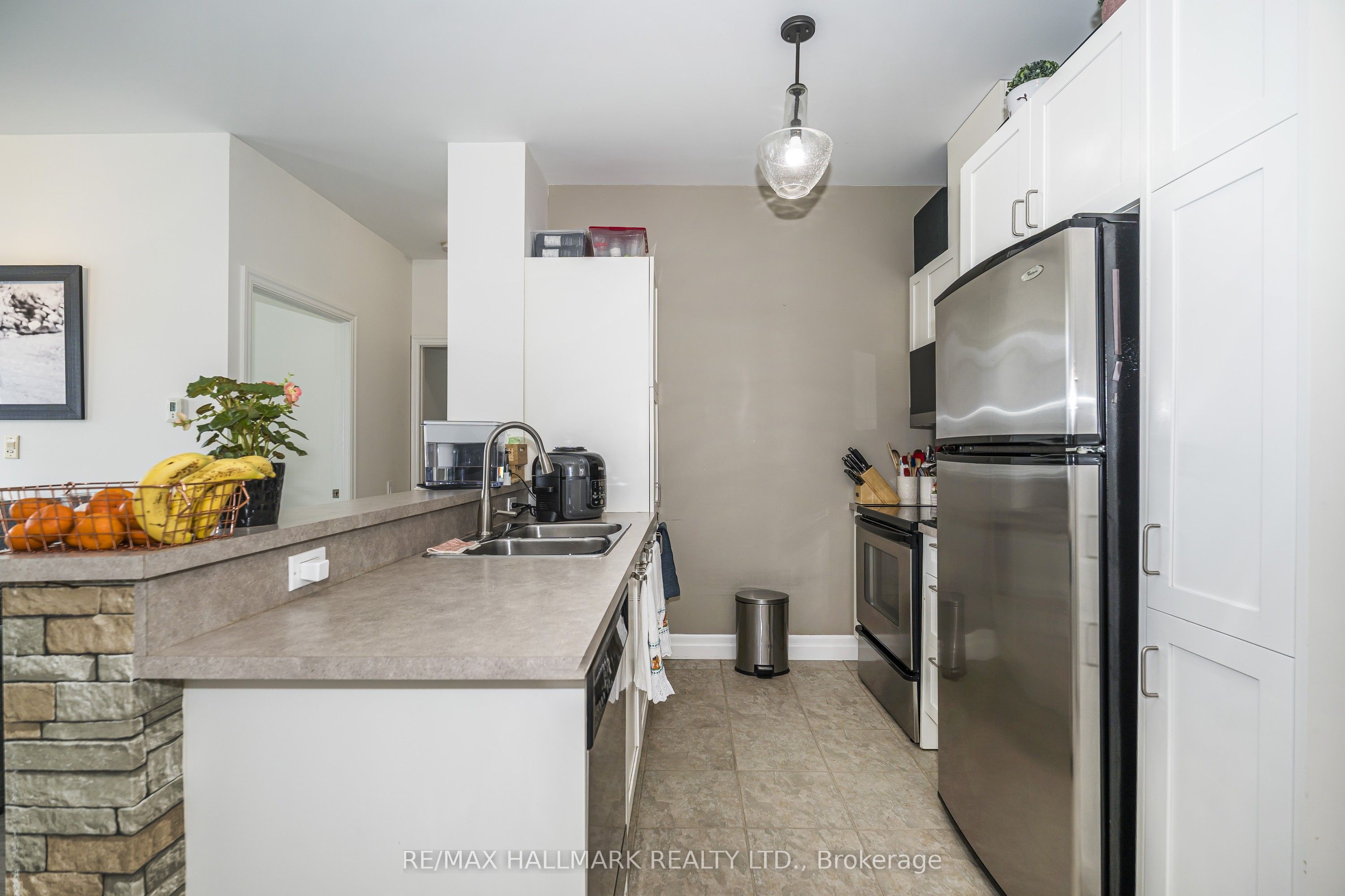 44 Bond Street W 514, Oshawa, ON L1G 6R2 photo 5