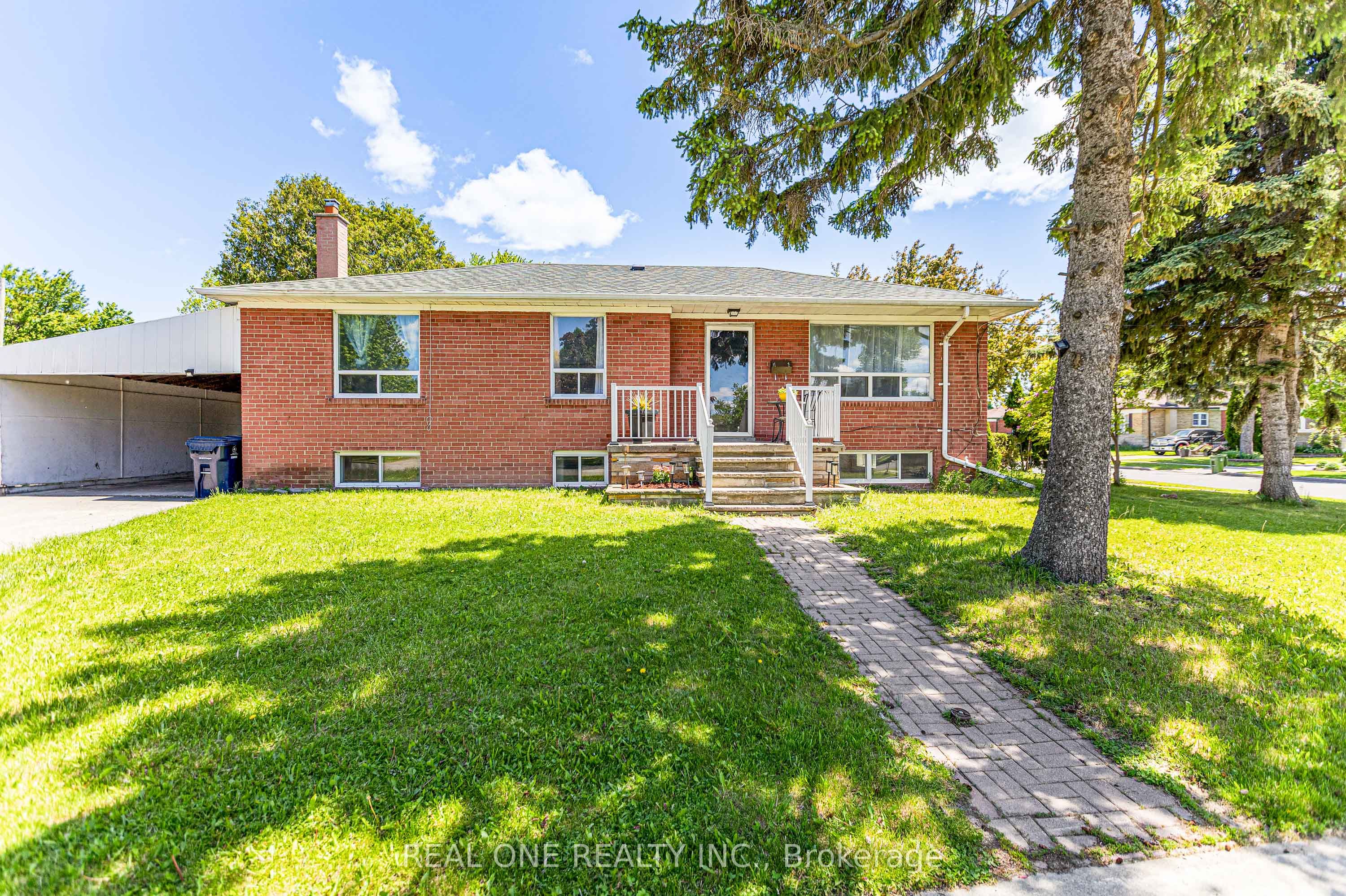 1 Gilroy Drive, Toronto, ON M1P 1Z8 photo 2