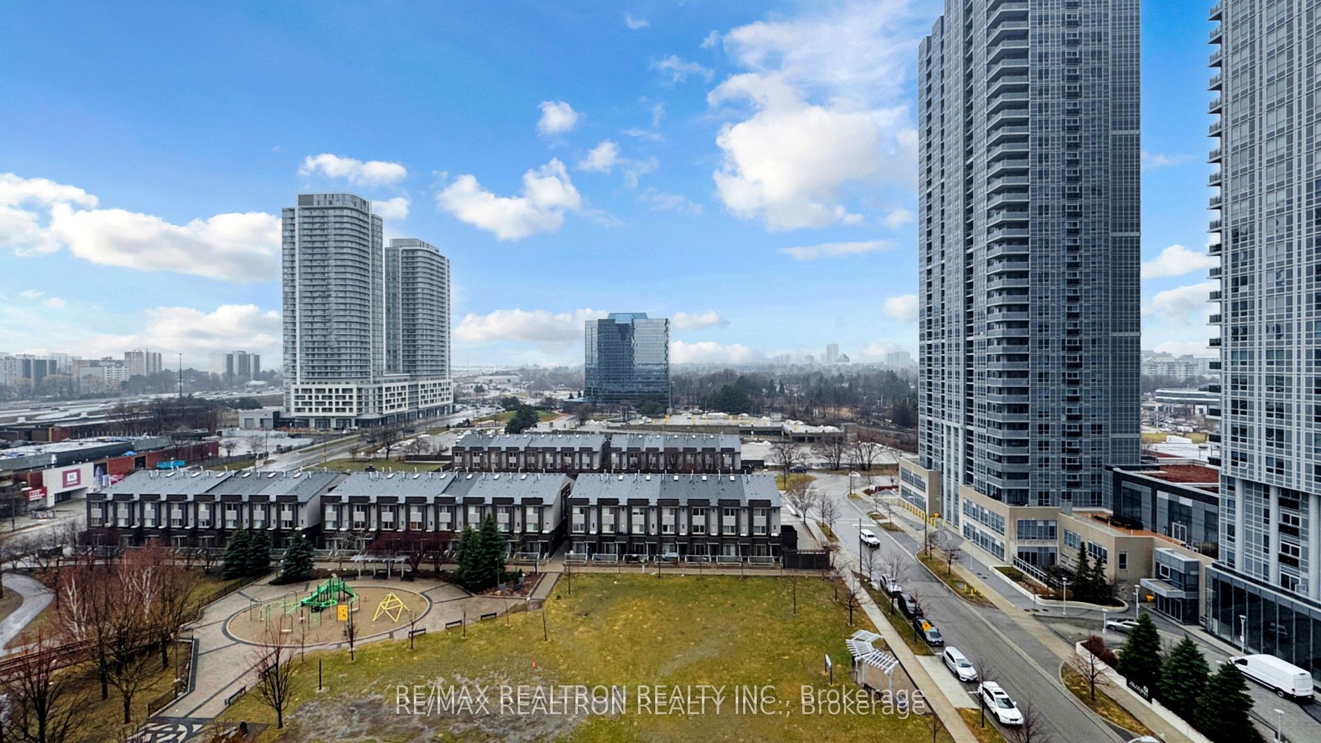 181 Village Green Square 1217, Toronto, ON M1S 0K6 photo 2