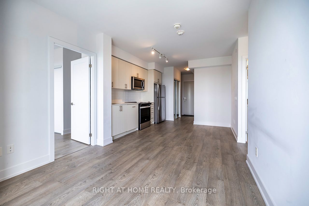 2550 Simcoe Street N 1804, Oshawa, ON L1L 0R5 photo 3