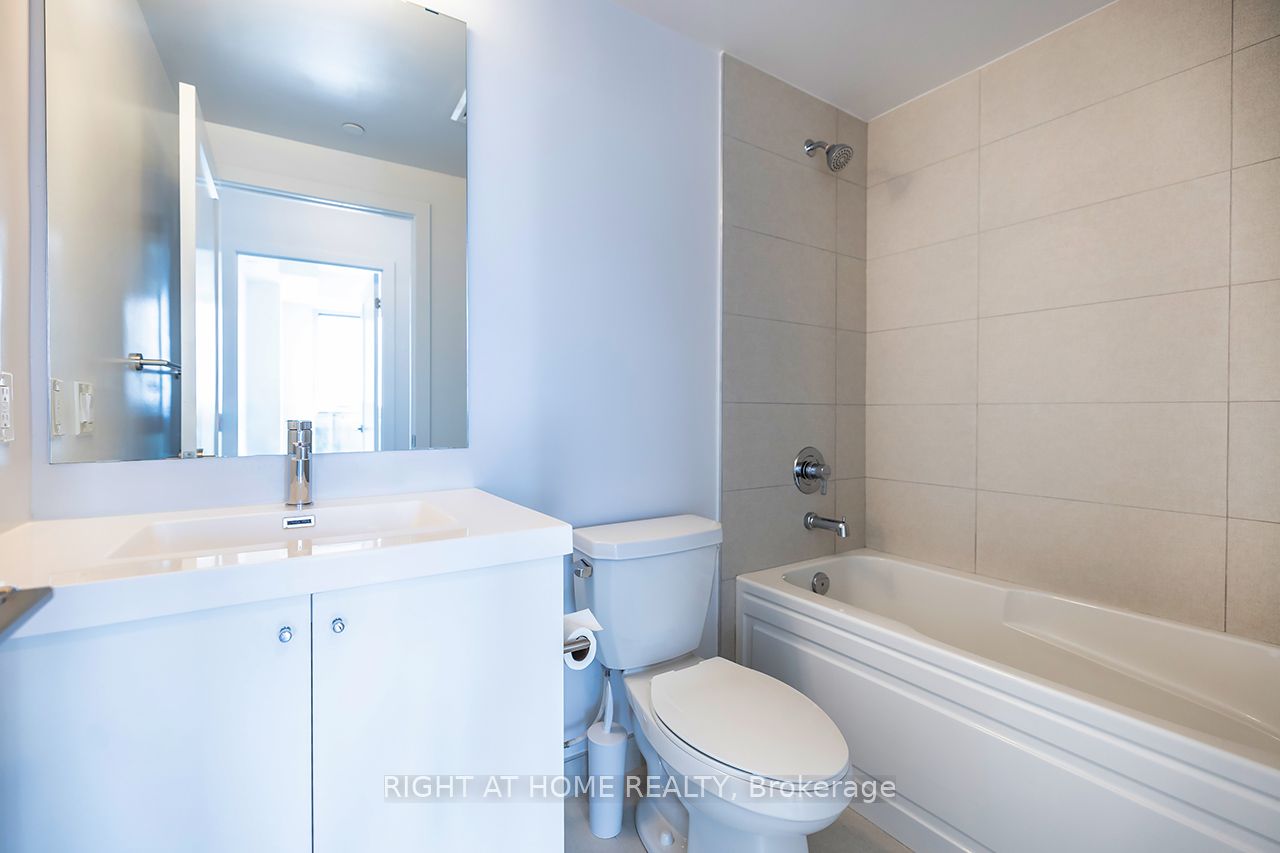 2550 Simcoe Street N 1804, Oshawa, ON L1L 0R5 photo 5