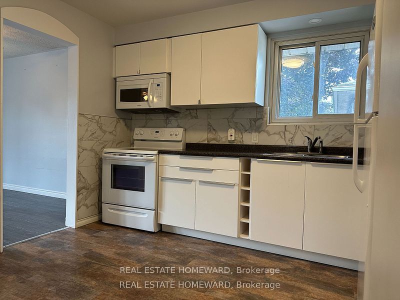 511 Harris Court Upper, Whitby, ON L1N 3C6 photo 3