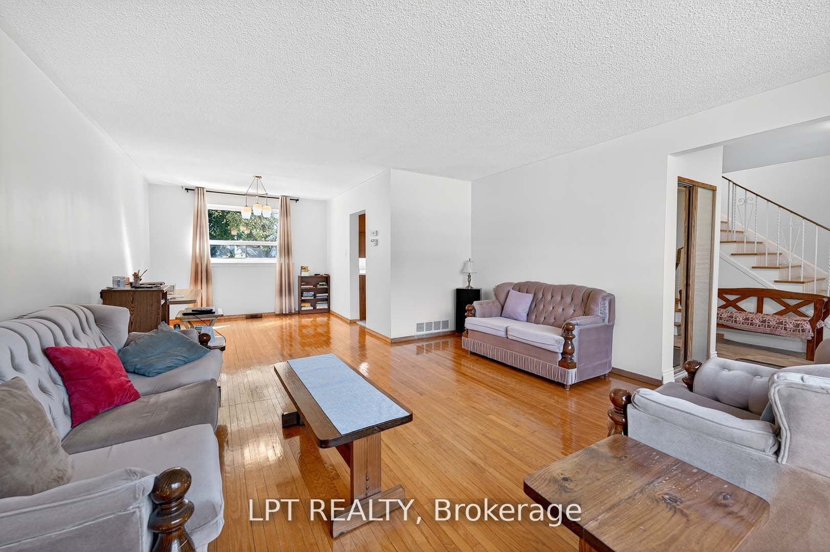 49 Kentish Crescent, Toronto, ON M1S 2Z3