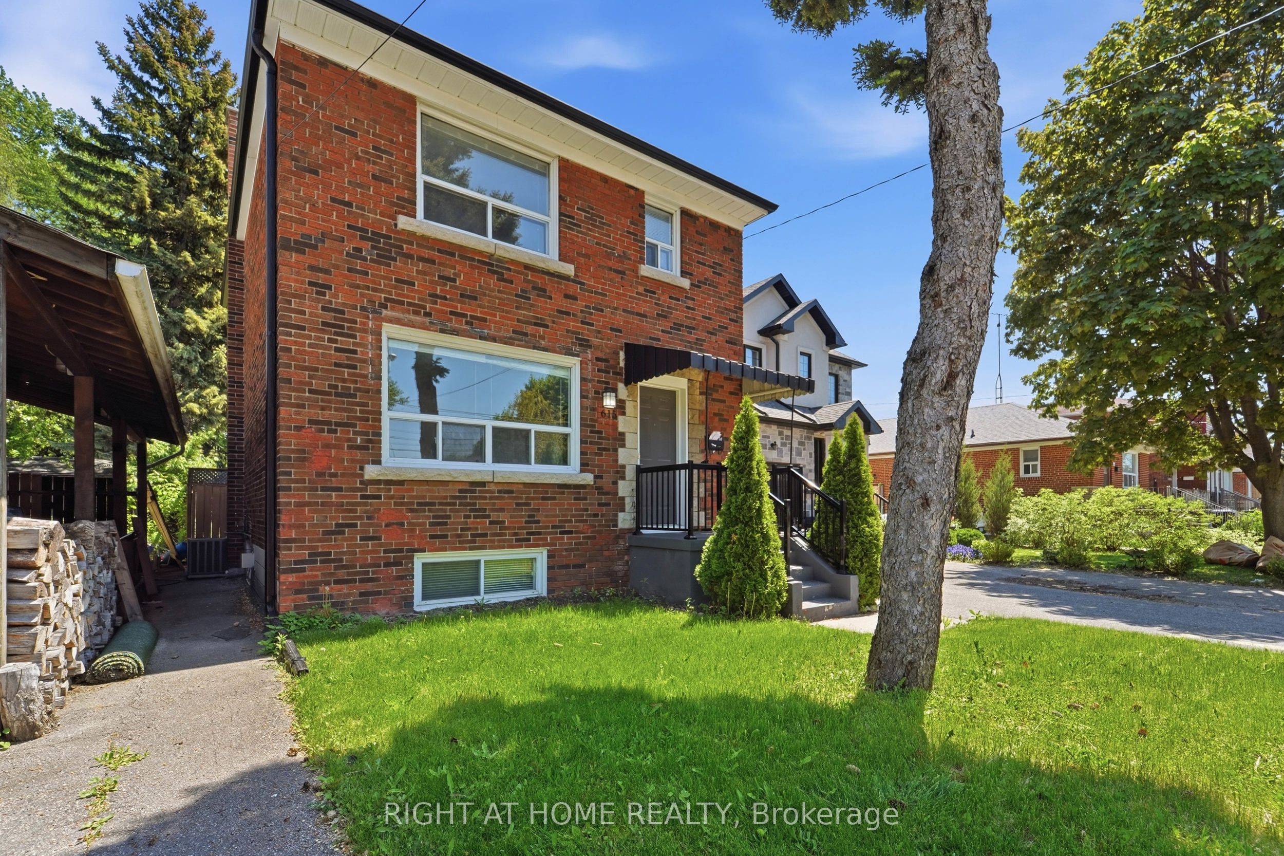 615 Pharmacy Avenue, Toronto, ON M1L 3H1 photo 2
