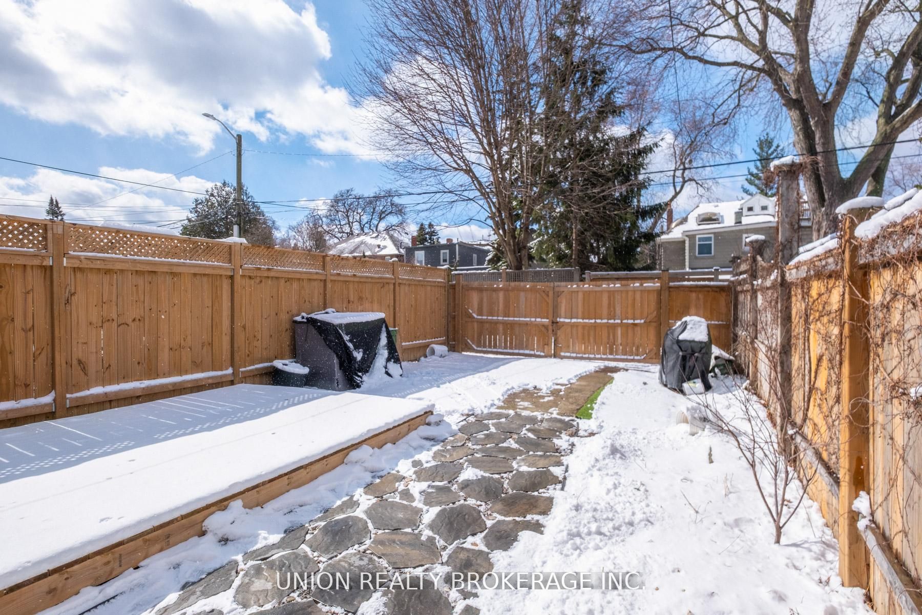 8 Bryant Avenue, Toronto, ON M4C 5G8 photo 4