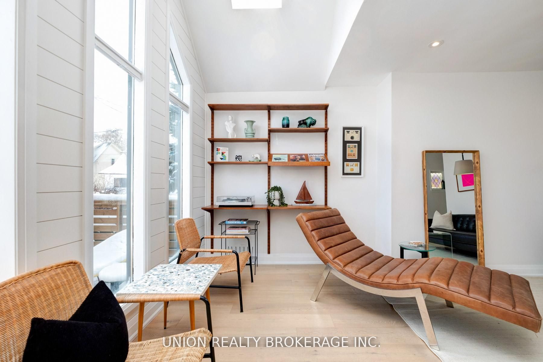 8 Bryant Avenue, Toronto, ON M4C 5G8 photo 5