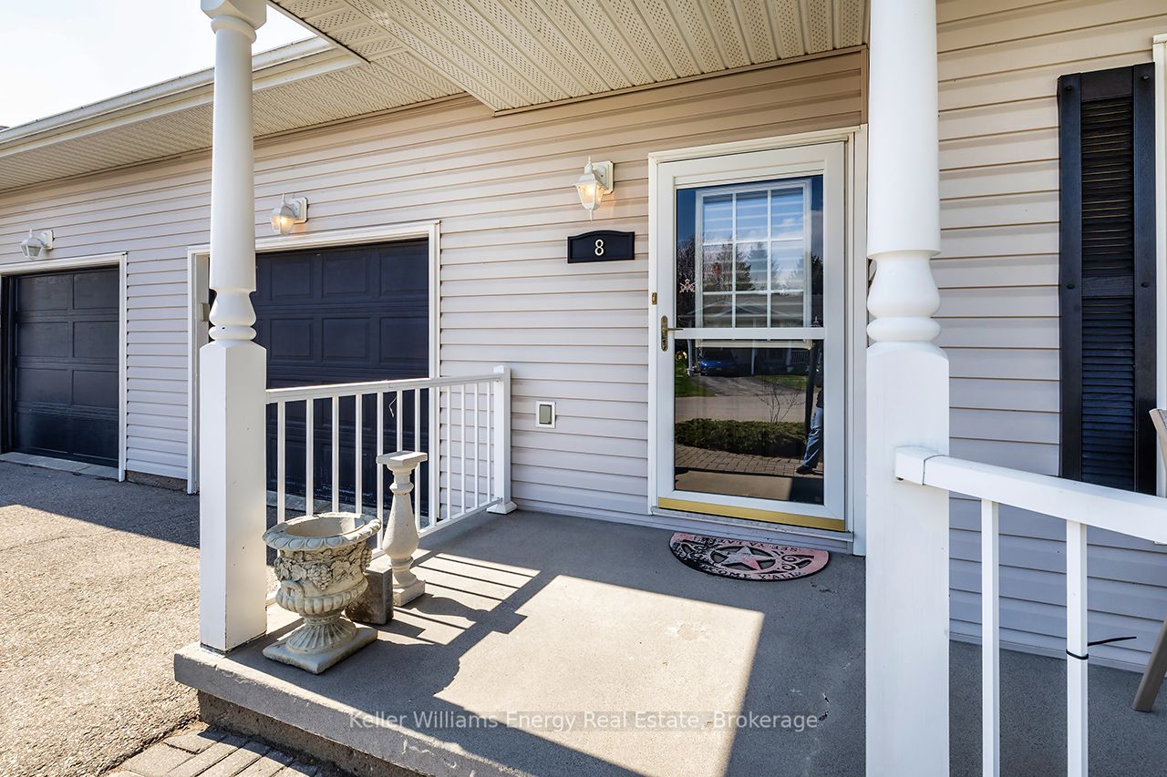 8 Hinkley Trail, Clarington, ON L1B 1P4 photo 4